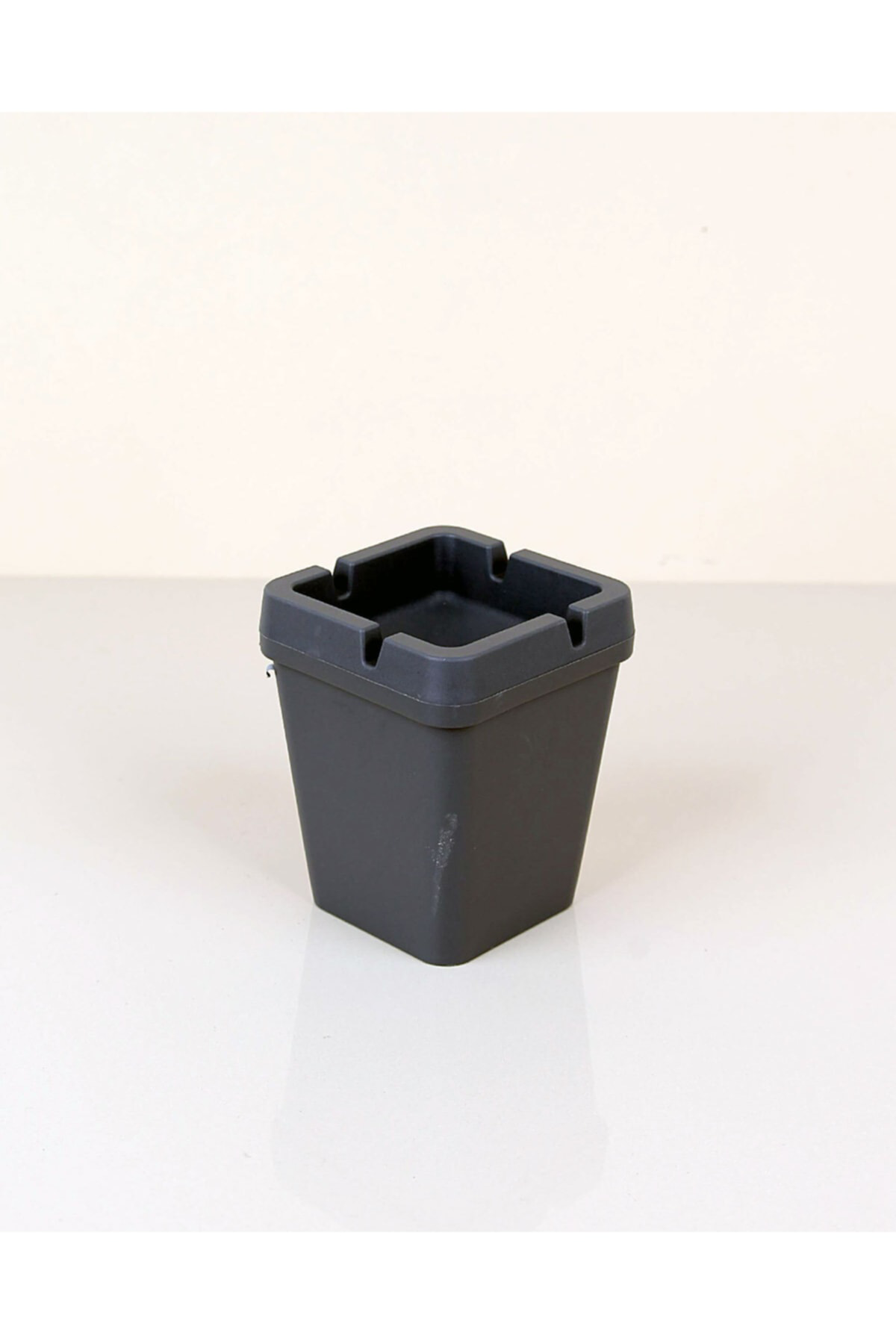 Kare Kokusuz Küllük