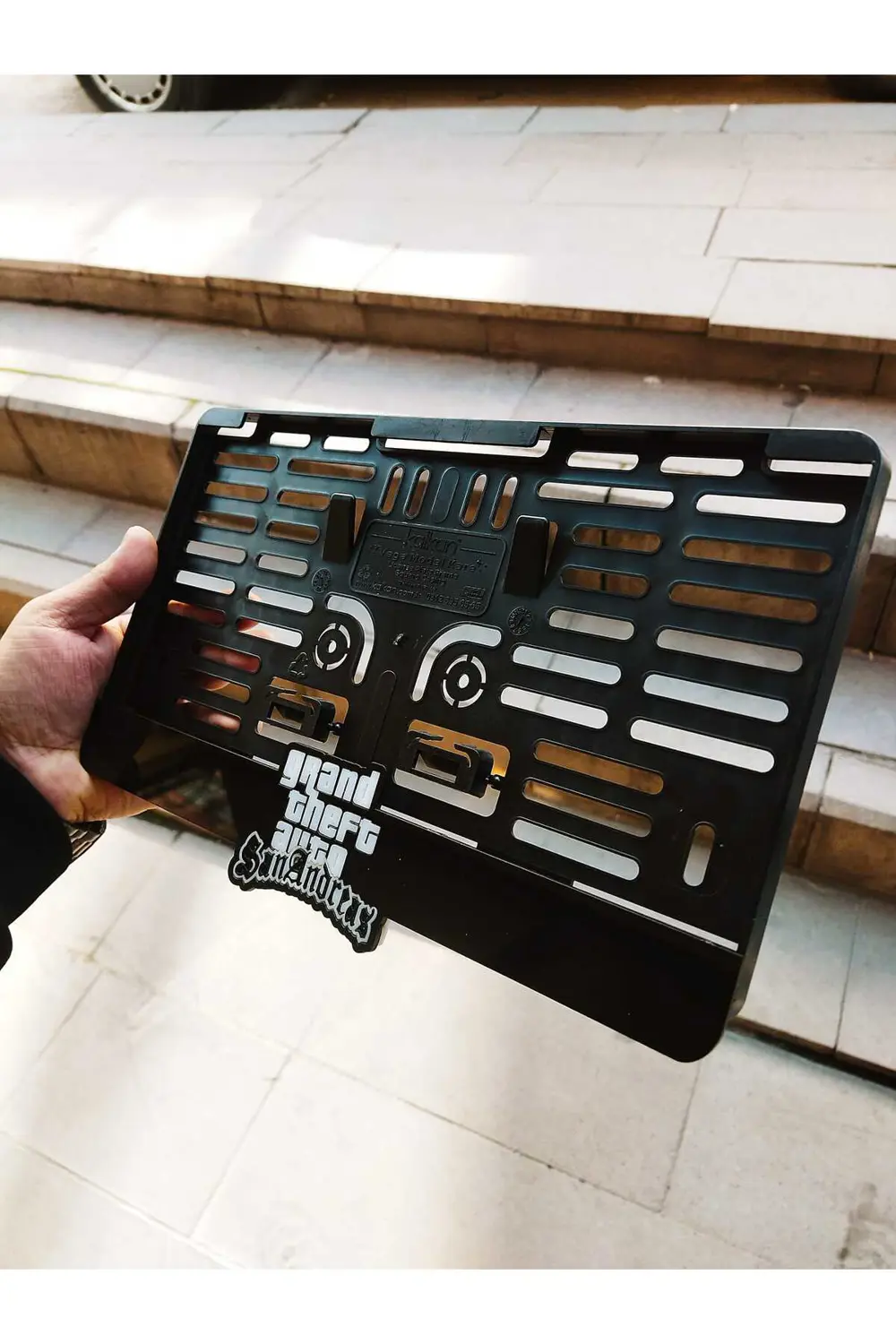KarePlakalık ( araç için )grand theft auto Lazer Kesim Pleksi pla