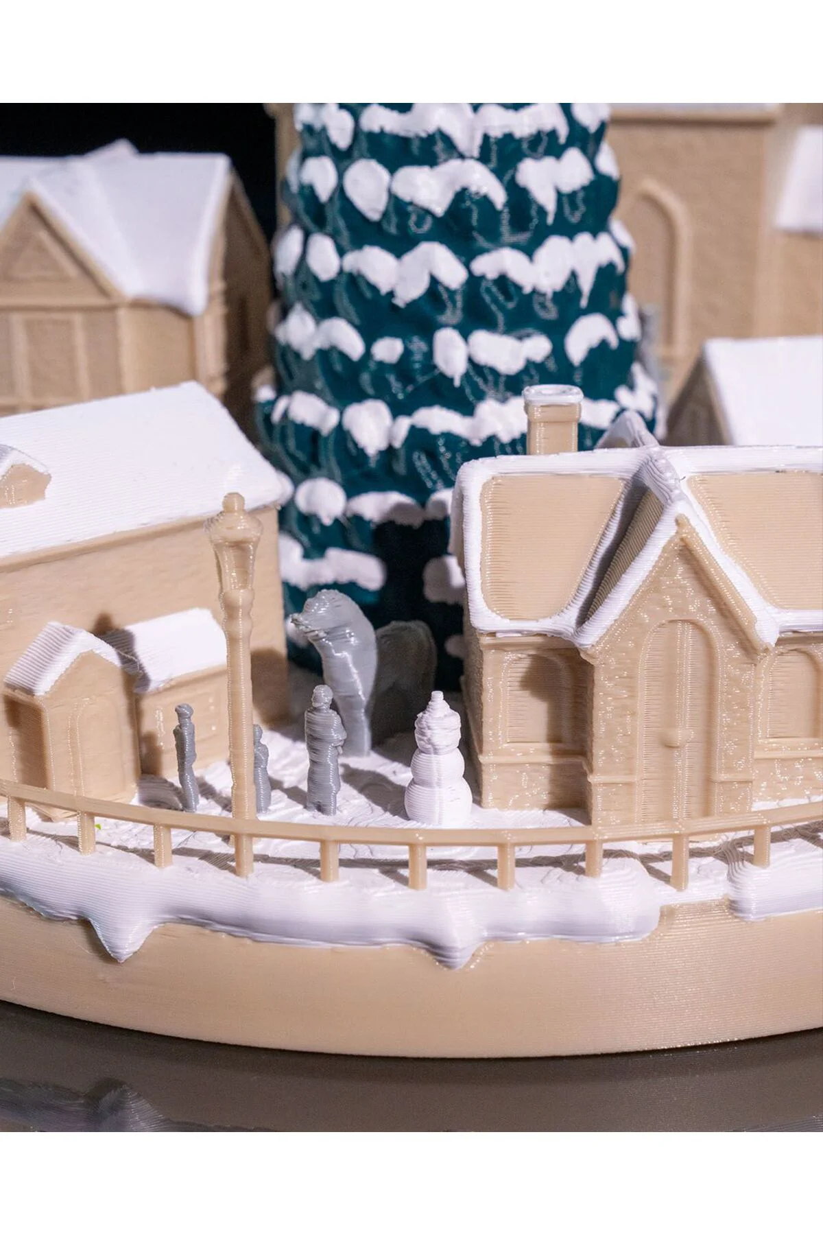 Karlı Noel Evi Obje Çam Ağaclı Yılbaşı Köyü Obje Büyük Boy 20CM