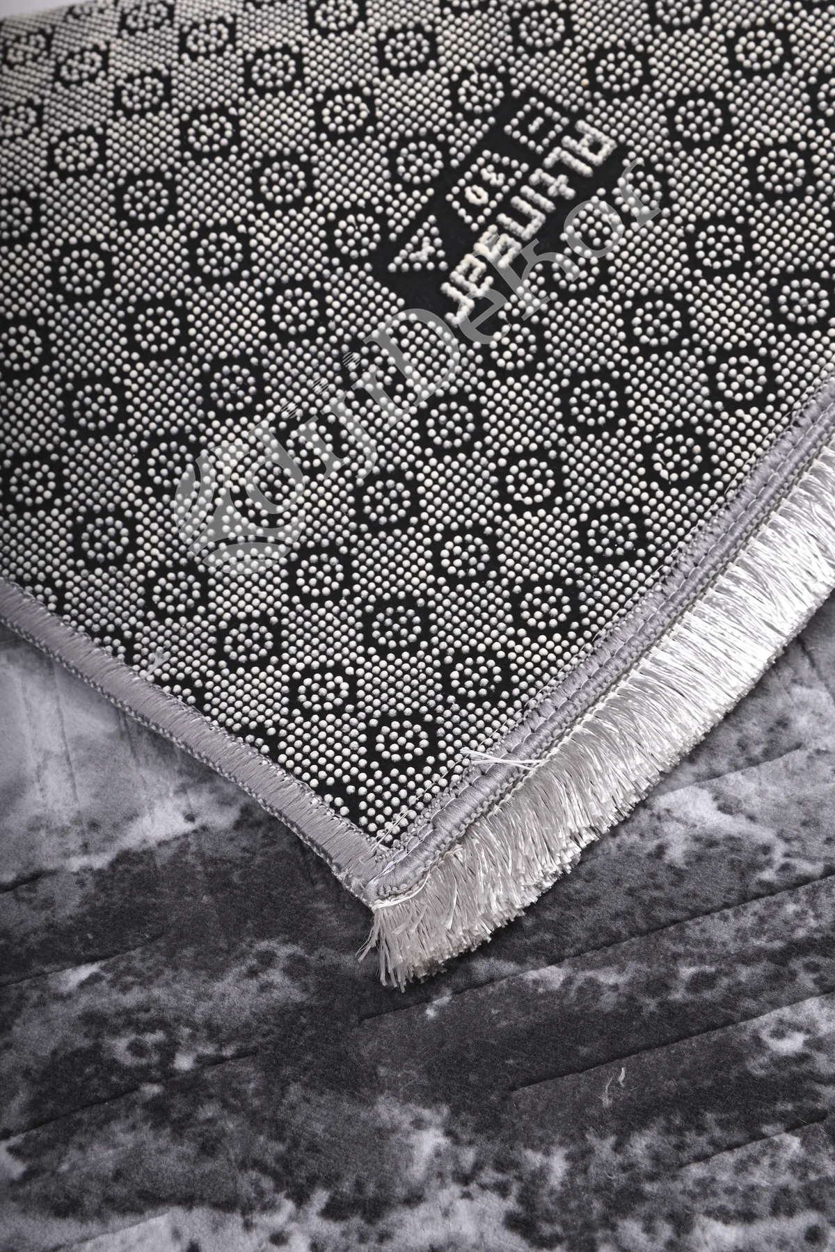 KAROBİ Saçaklı Halı ANTRASİT Silinebilir 60x400