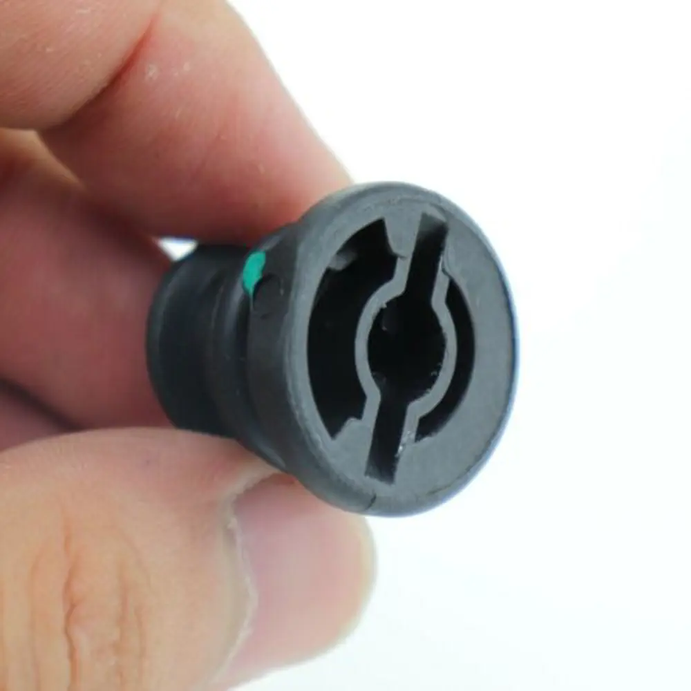 Karter Yağ Tapası - Plastik (VW Orjinal)(06L103801)(AUDI SEAT VW)