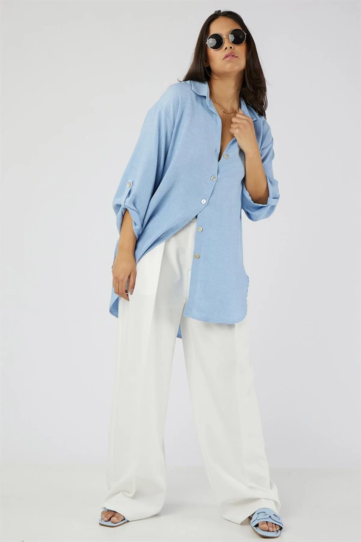 Katlamalı Uzun Kol Sedef Düğmeli Arkası Uzun Rahat Ve Bol Kalıp Ş