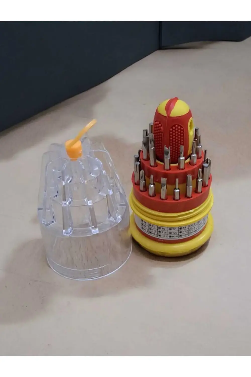 KAUÇUK TUTMA SAPLI 31 PARÇA YUMURTA TORNAVİDA SETİ