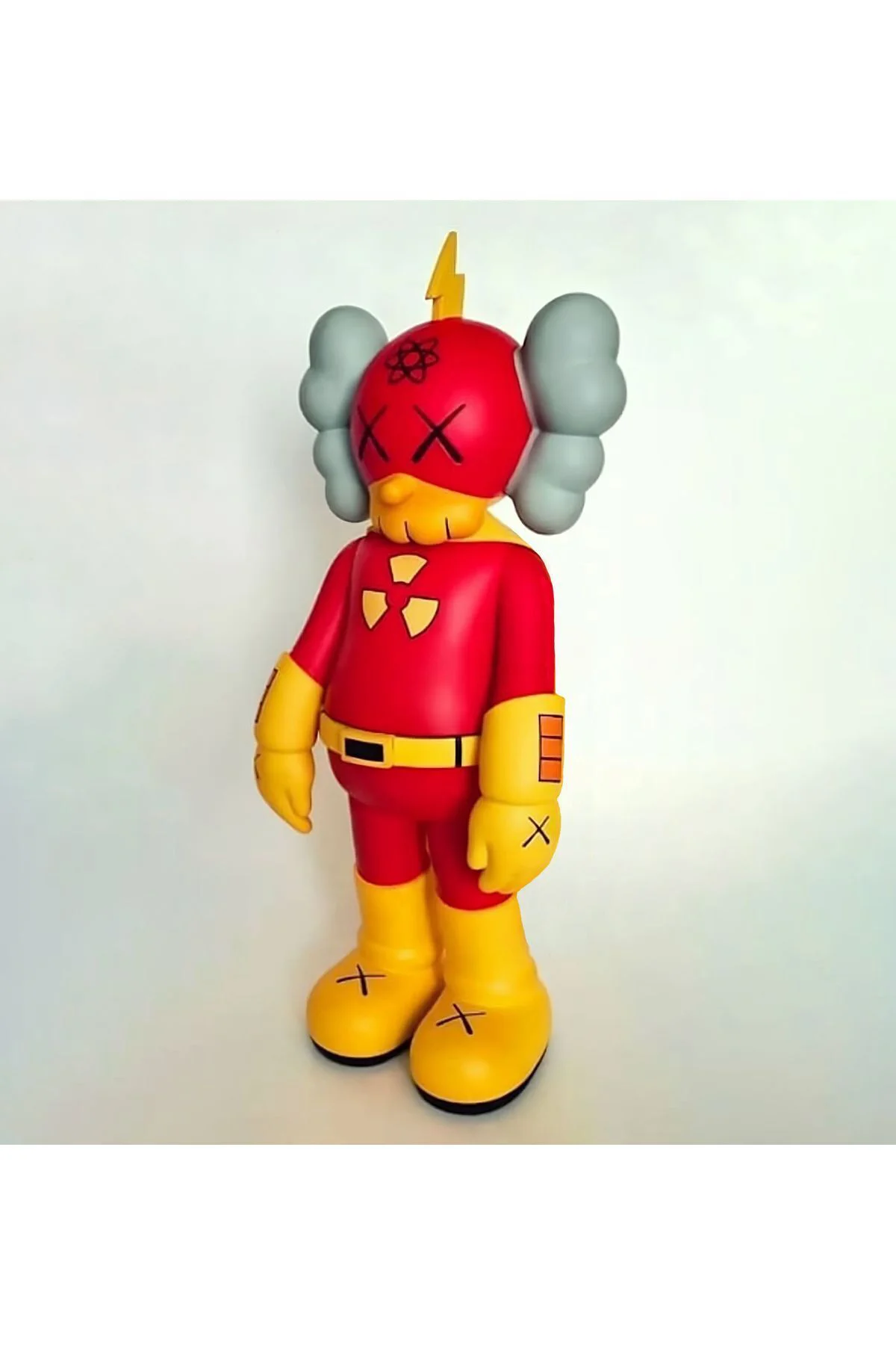 KAWS RADIOACTIVE MAN KAWS RADYOAKTİF ADAM BOYALI FİGÜR 20CM