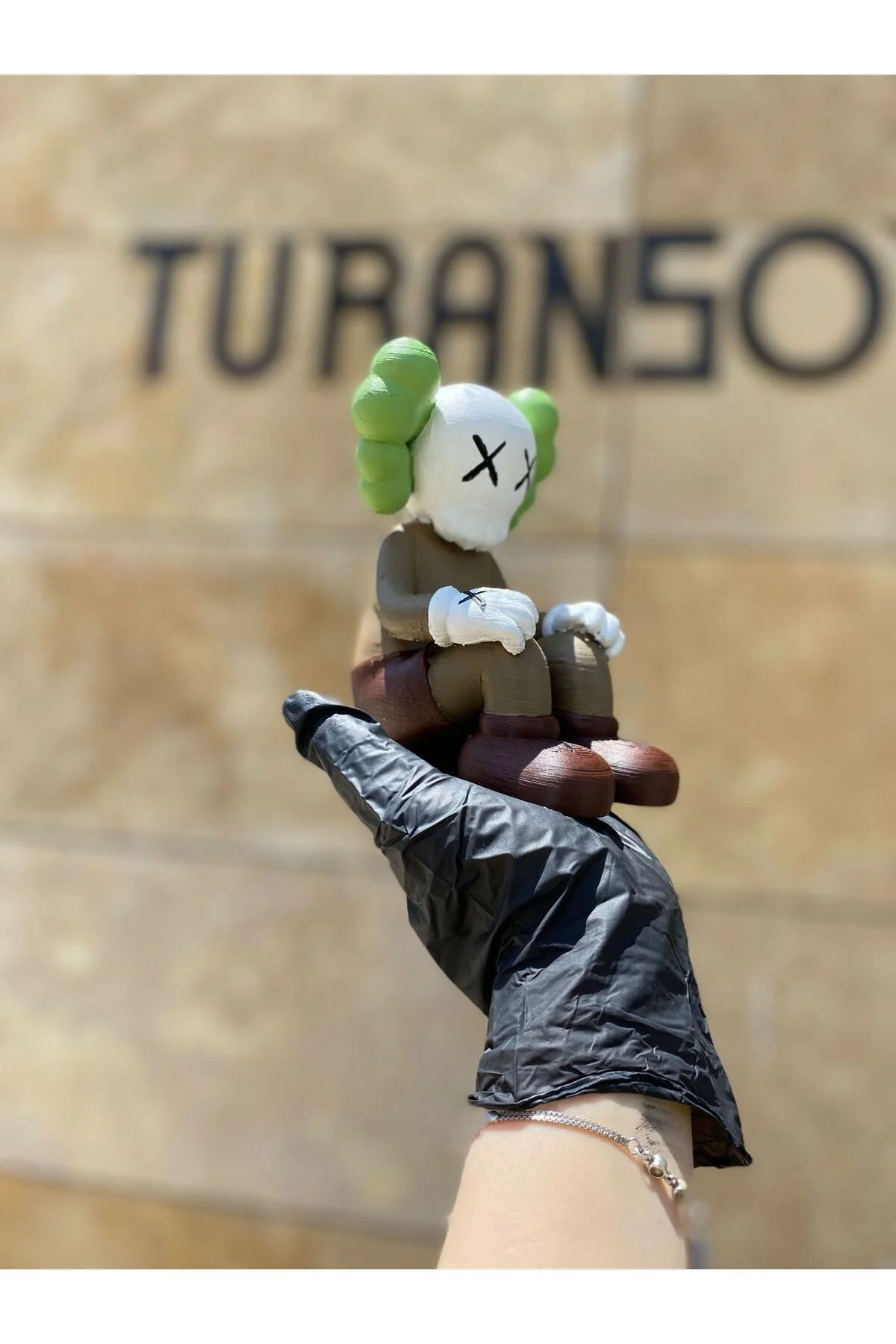 Kaws Shocked Boyalı Figür 20 CM BOY