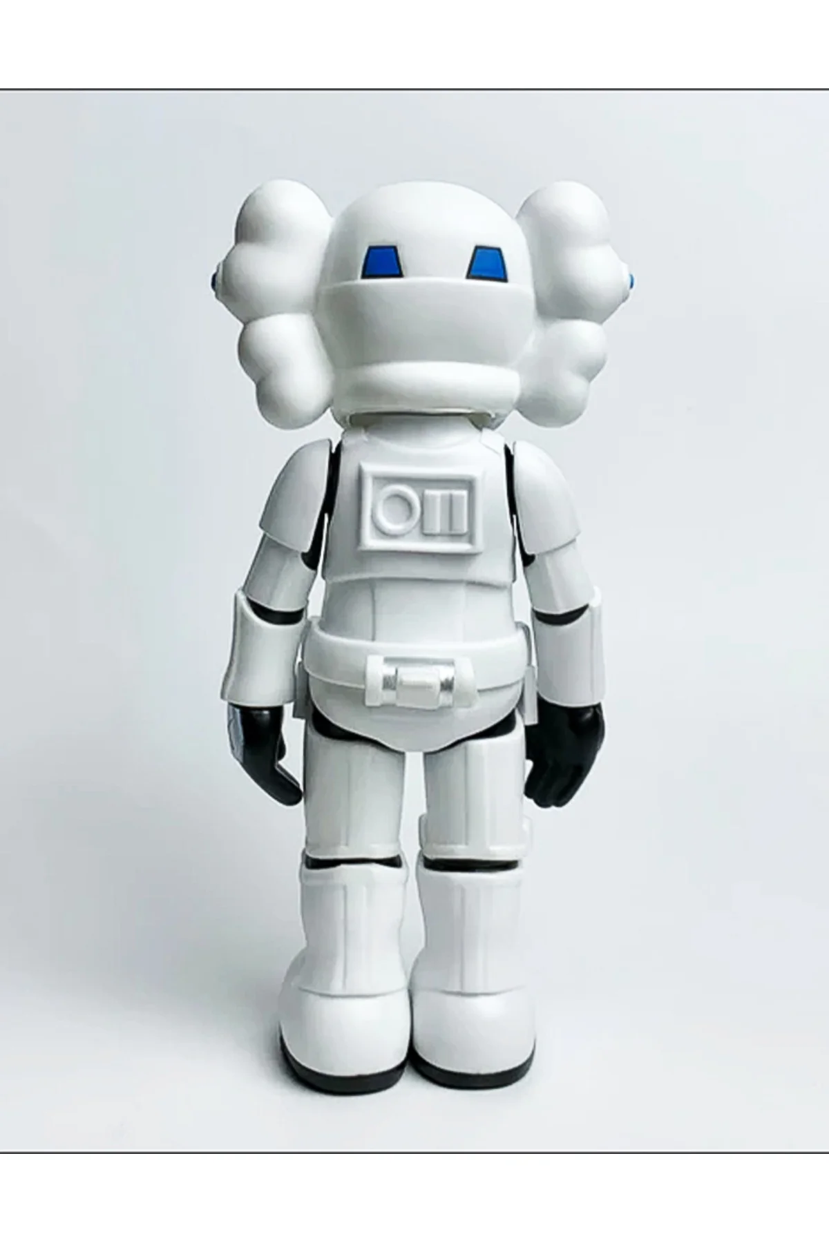Kaws Stormtrooper Figür Kaws Boyalı Figür Kaws Starwars Figür Büyük Boy 20CM