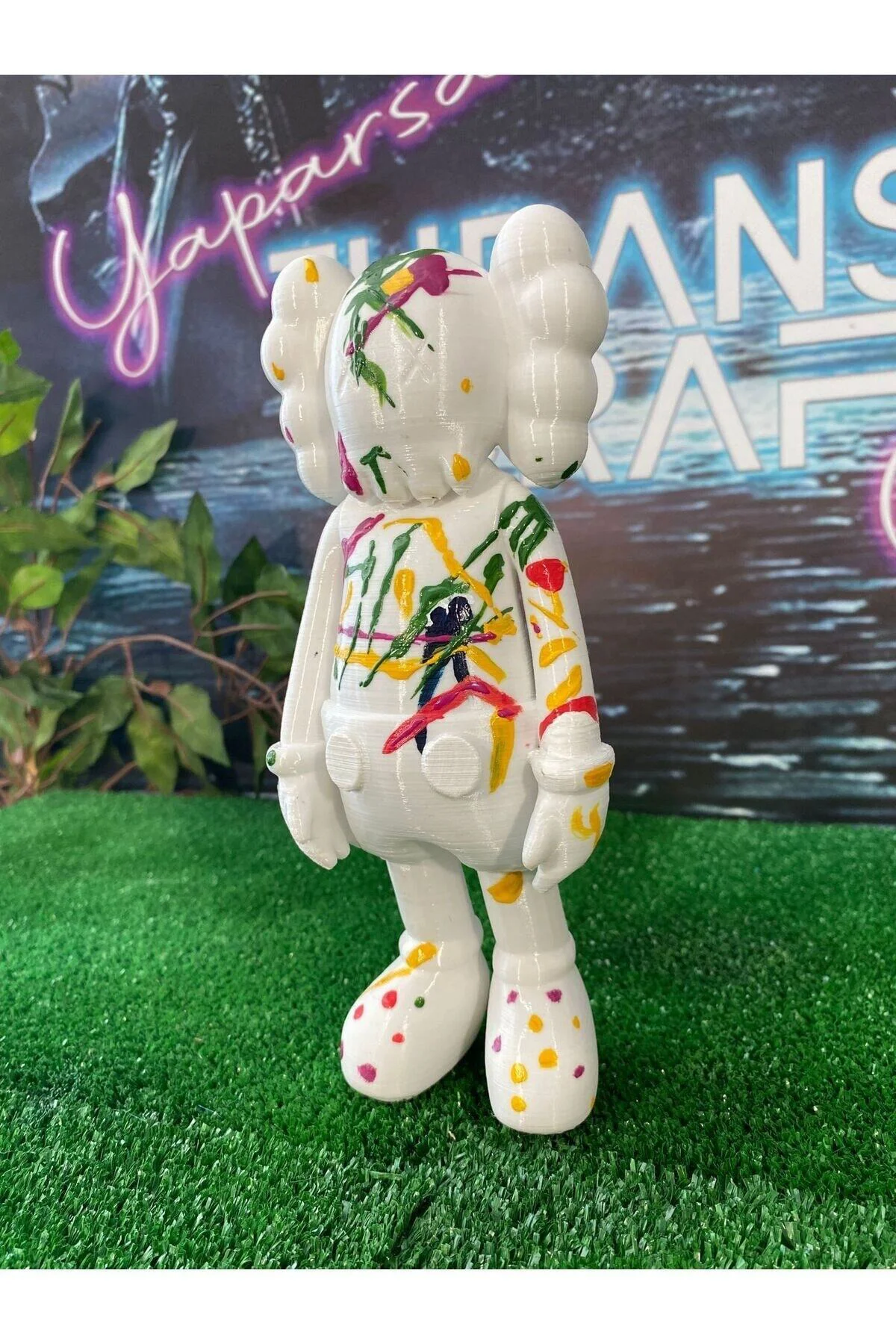 Kaws Thinking Boyalı Figür 23 CM BOY