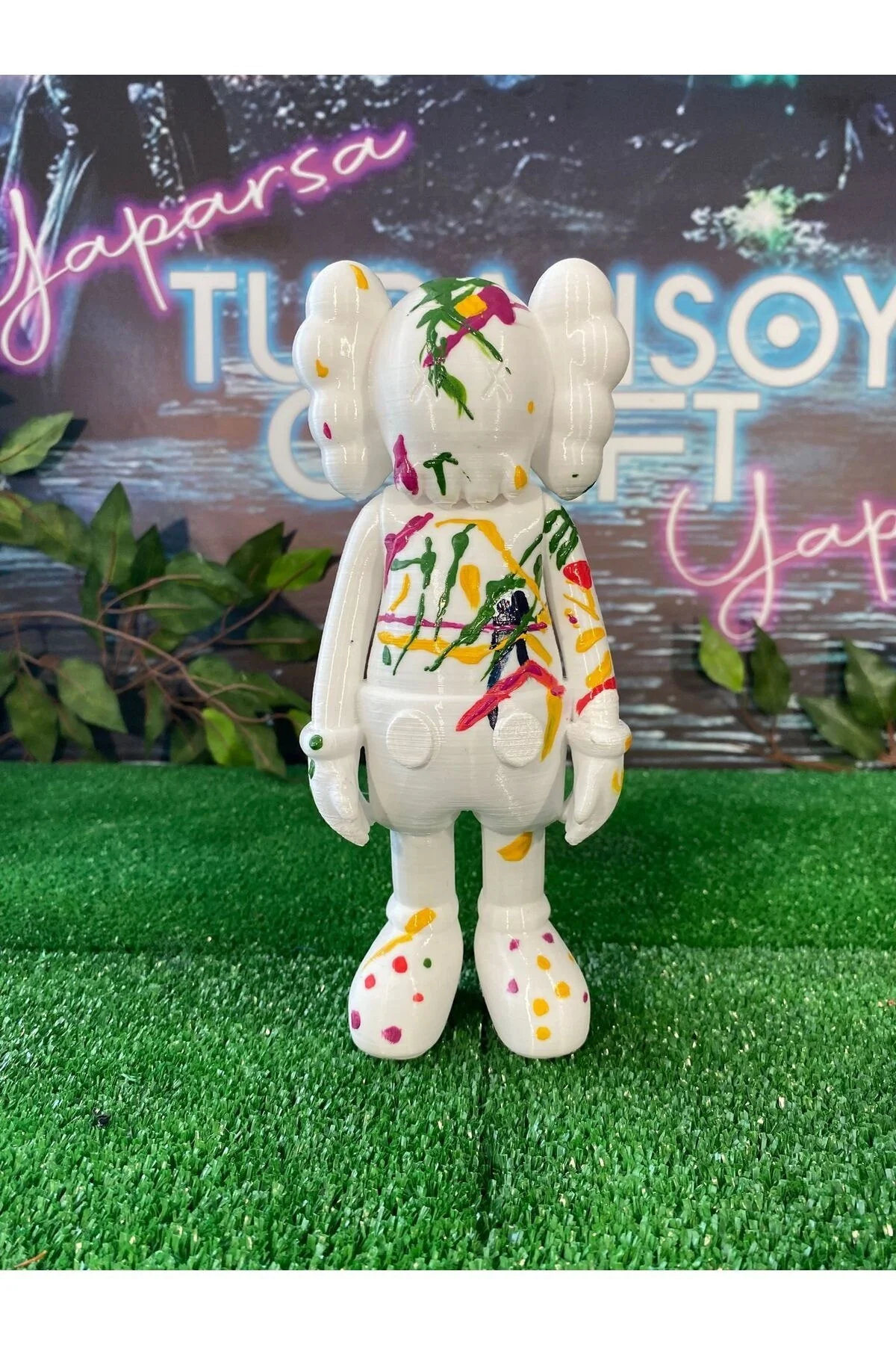 Kaws Thinking Boyalı Figür 23 CM BOY