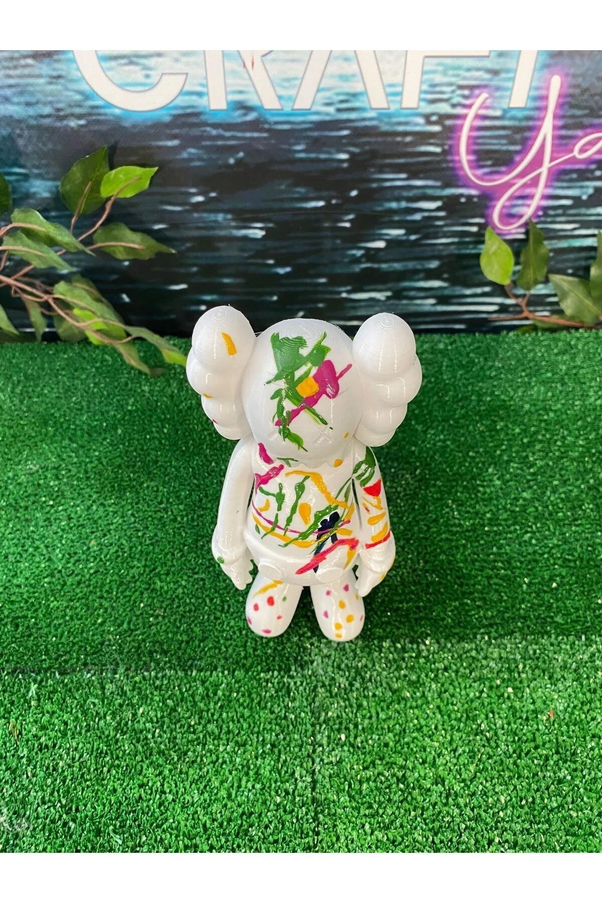 Kaws Thinking Boyalı Figür 23 CM BOY