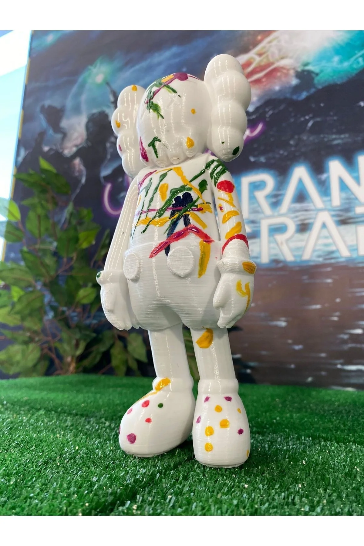 Kaws Thinking Boyalı Figür 23 CM BOY