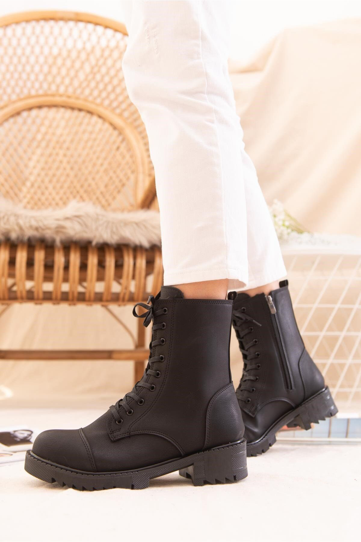 Nayad Bal Kaymaz Taban Siyah Yandan Fermuarlı Bağcıklı Tabanı Dikişli Su Ge