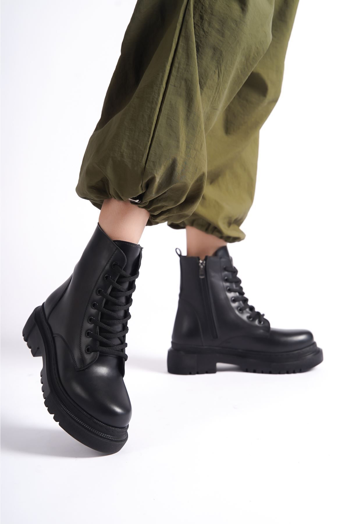 Kaymaz Taban Su Ve Soğuk Geçirmez Siyah Kadın Uzun Bot Postal