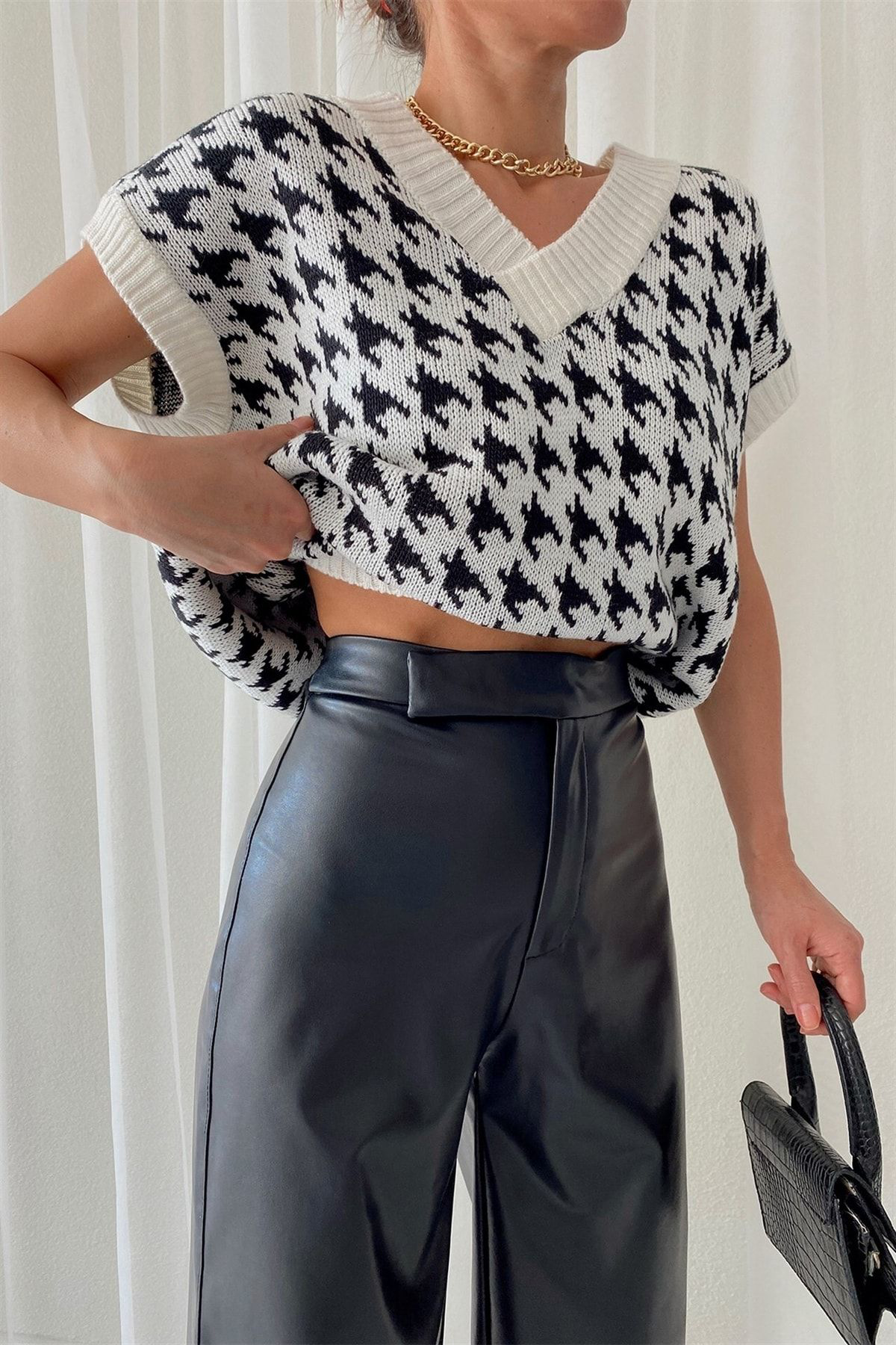 Kazayağı Geniş Yaka Süveter Krem