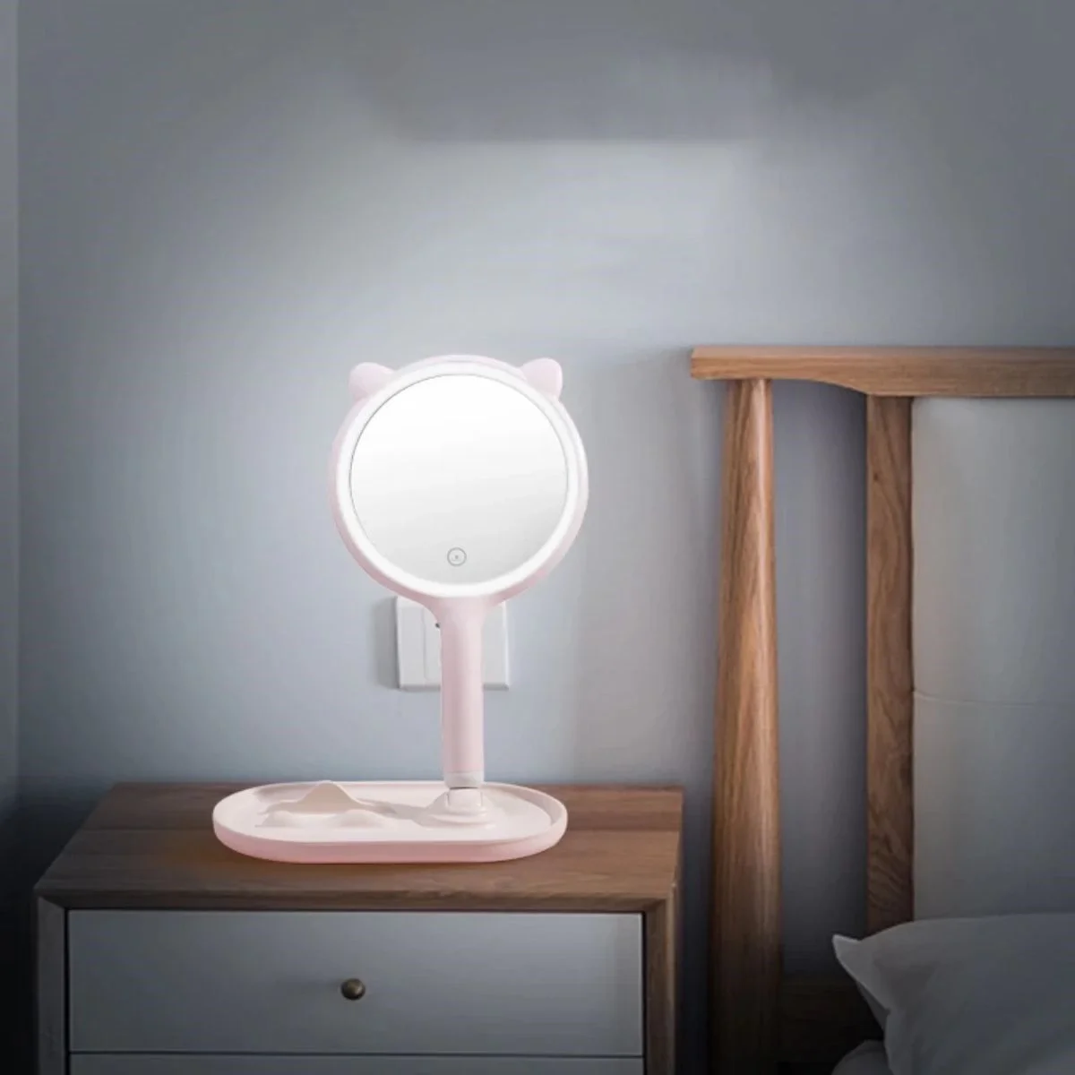 Kedi Kulaklı Telefon Standlı Yuvarlak Dokunmatik Led Ayarlı Masa Üstü Makyaj Aynası Kedi Kulaklı Telefon Standlı Yuvarlak Dokunmatik Led Ayarlı Masa Üstü Makyaj Aynası