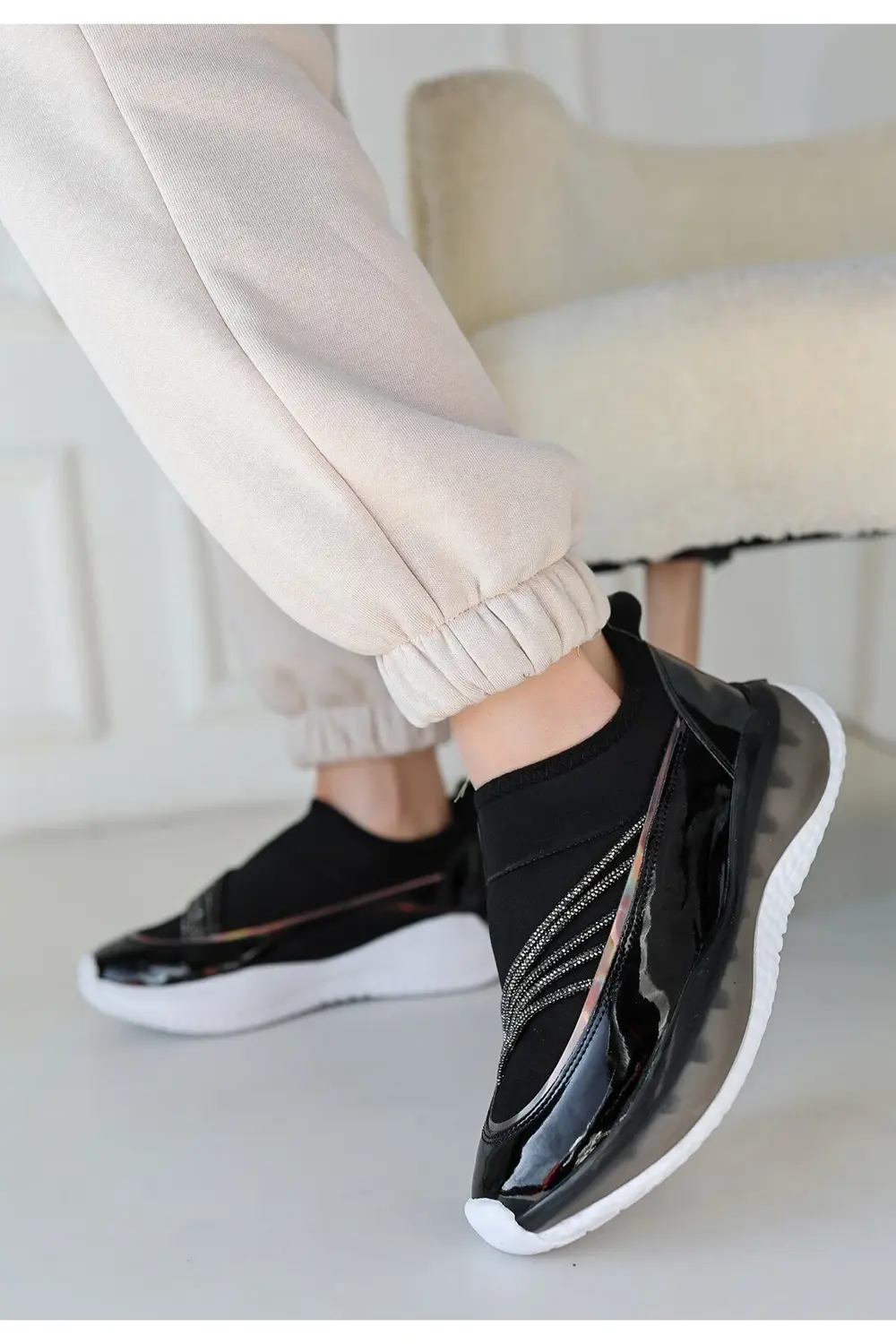 Keita Siyah Rugan Streç Detaylı Spor Ayakkabı