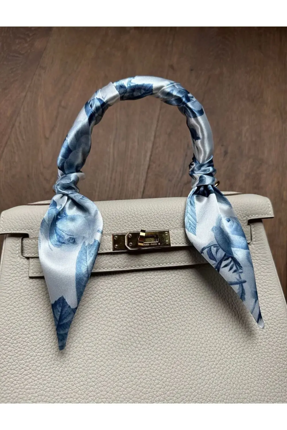 Kelebek Eşarp Çanta, Bileklik ve Saç Mavi Çiçek Desenli