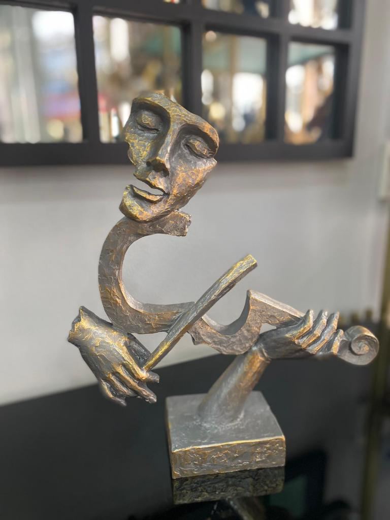 keman çalan maske biblo heykeli polyester