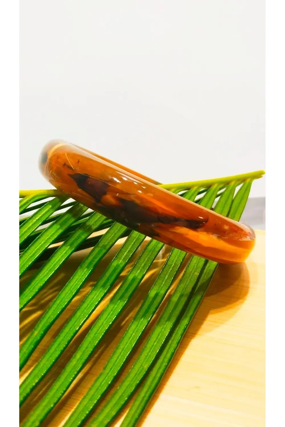 Kemik Renkli Şık Mika Bileklik