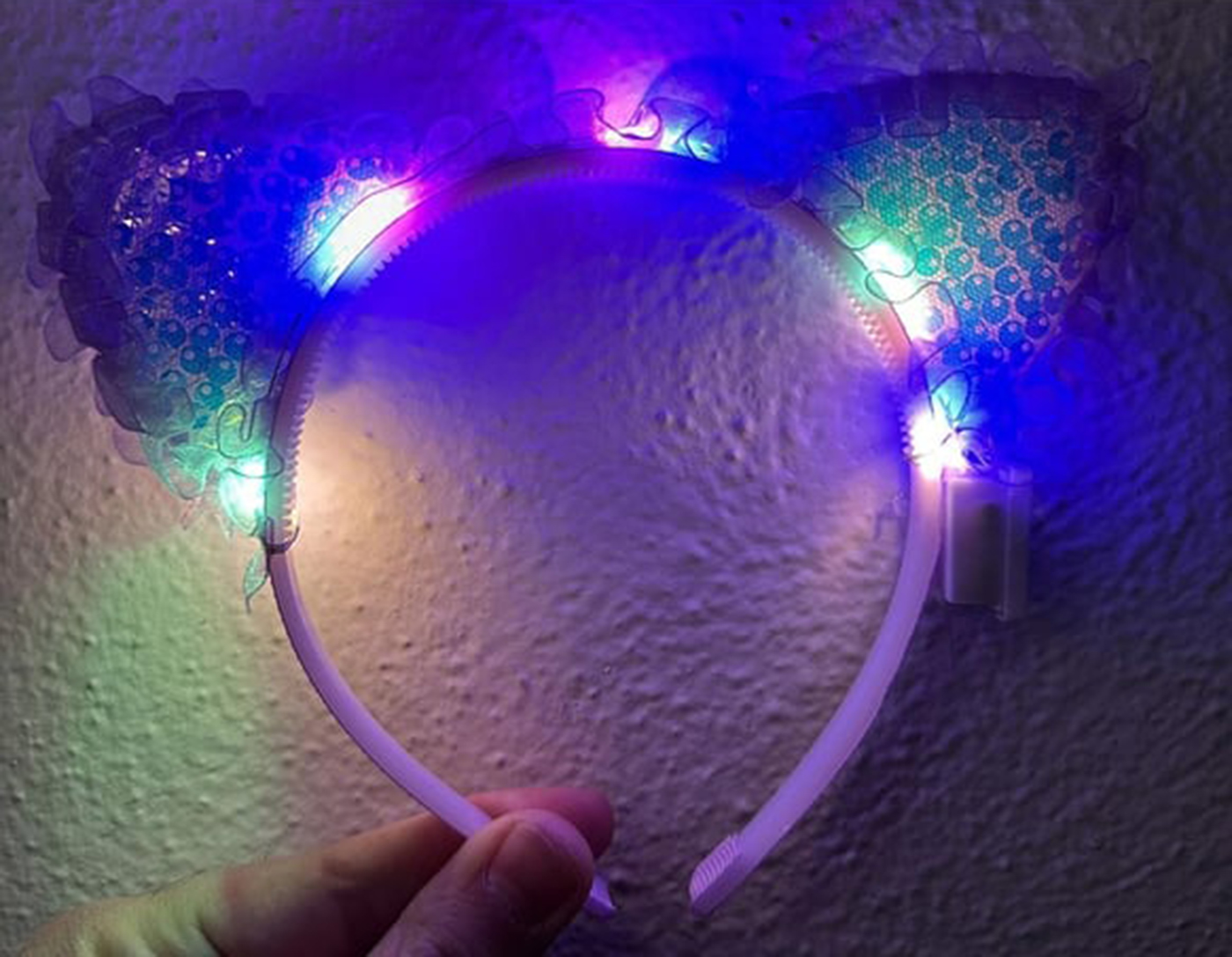Kenarları Dantelli Mor Pullu Payetli Led Işıklı Kedi Kulak Taç 17