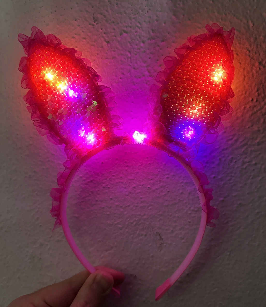 Kenarları Dantelli Fuşya Pullu Payetli Led Işıklı Tavşan Kulak Ta