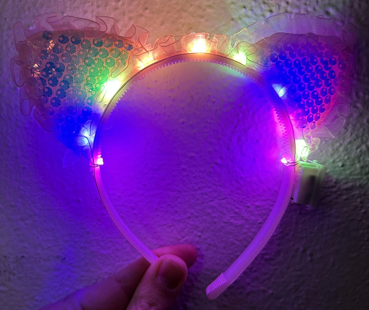 Kenarları Dantelli Pembe Pullu Payetli Led Işıklı Kedi Kulak Taç 