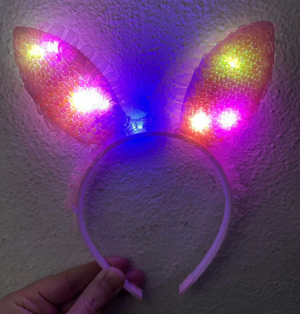 Kenarları Dantelli Pembe Pullu Payetli Led Işıklı Tavşan Kulak Ta