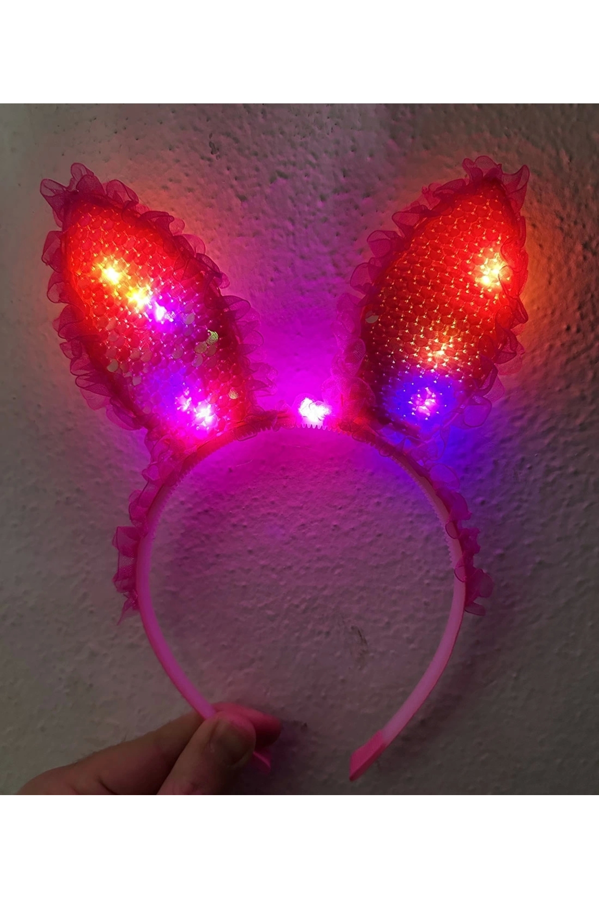 Kenarları Dantelli Fuşya Pullu Payetli Led Işıklı Tavşan Kulak Ta