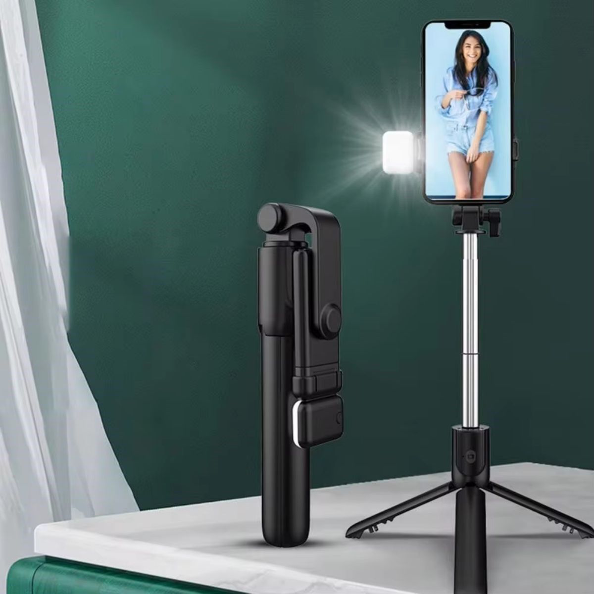Kendiliğinden LED Işıklı Kumandalı Uzayabilen Selfie Çubuğu,Masa