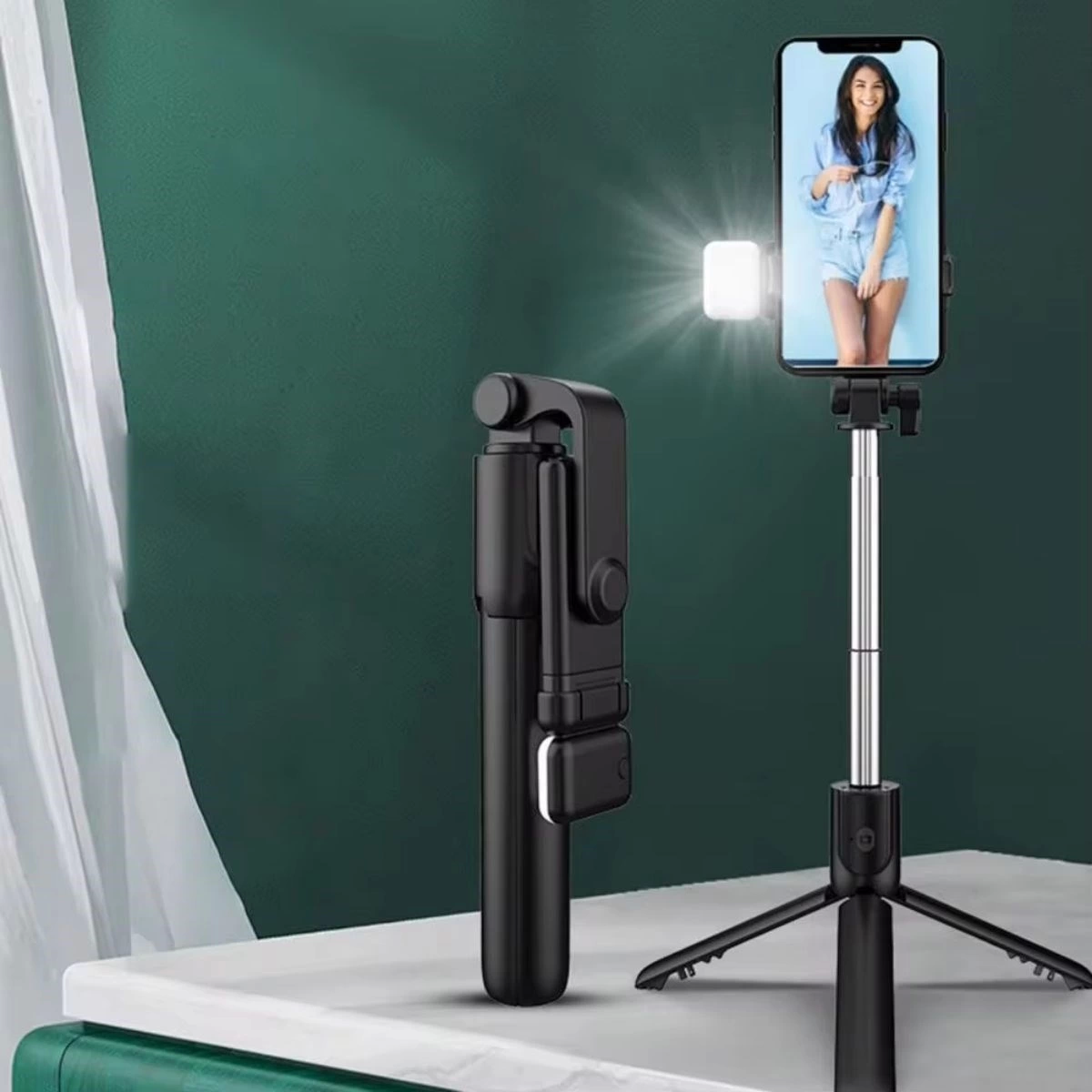 Kendiliğinden Led Işıklı Kumandalı Uzayabilen Selfie Çubuğu,masa