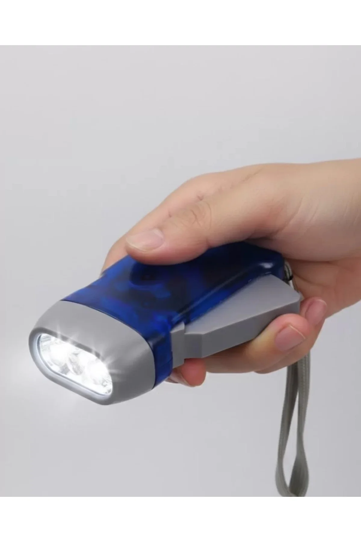 Kendiliğinden Şarjlı El Feneri 3 LED Enerjisiz Çalışan Pratik Tas