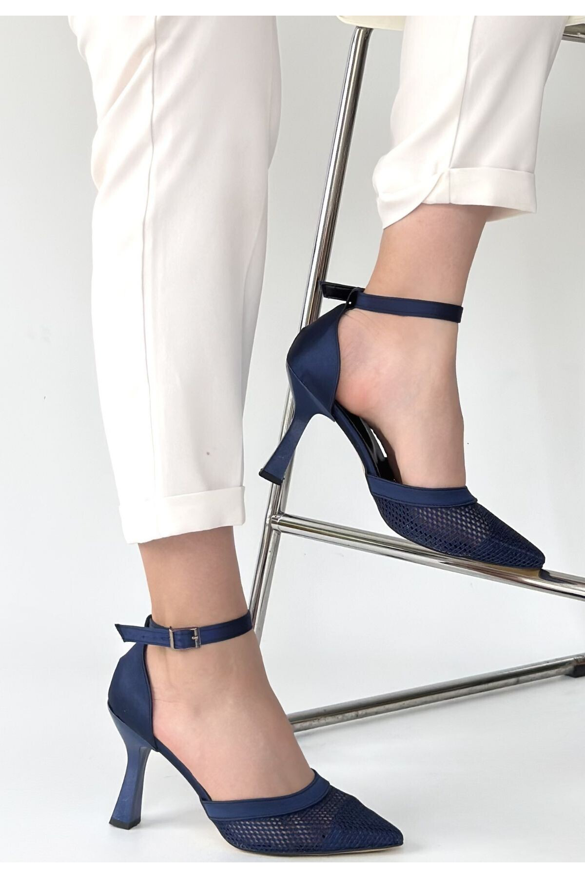 Keny Lacivert Saten Topuklu Ayakkabı - Lisinya