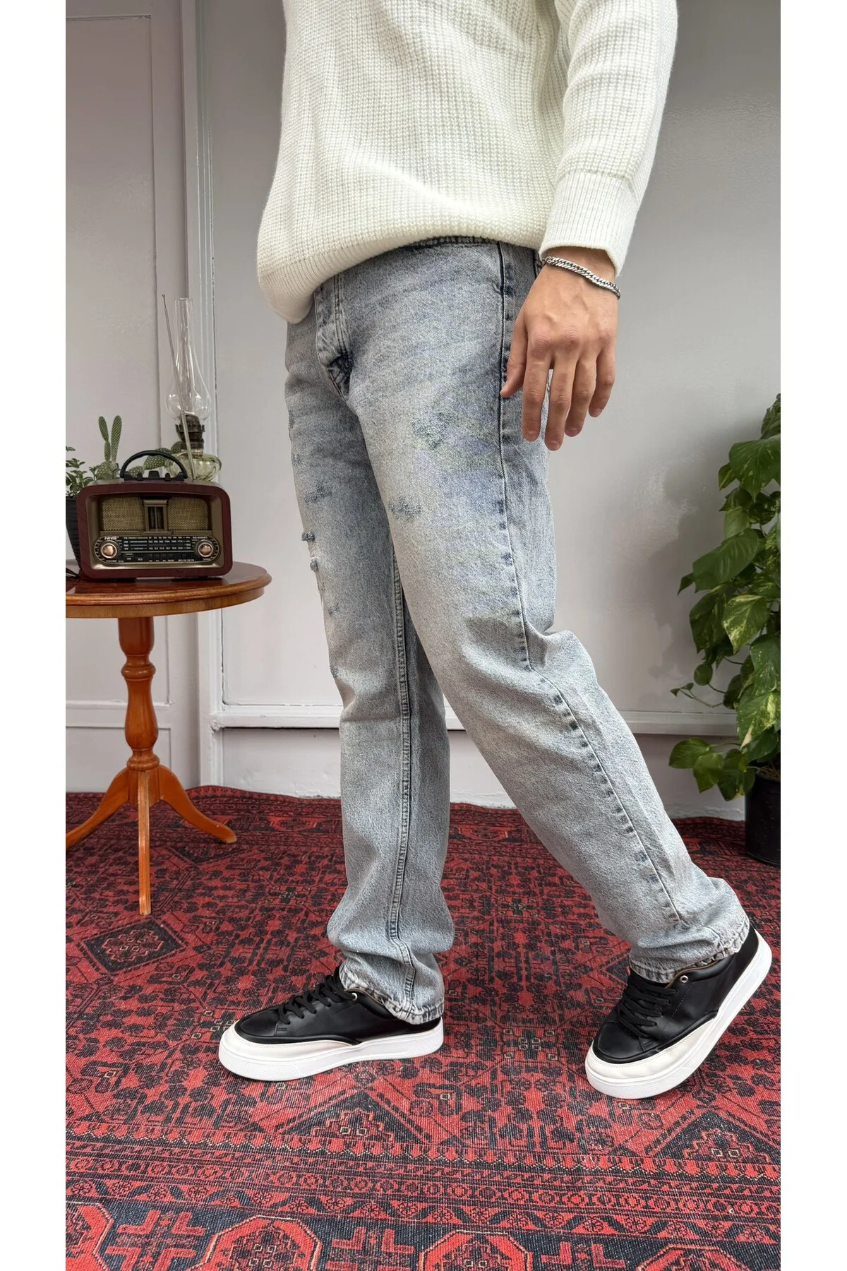 Keps Tek Diz Üstü Yırtık Baggy Jean