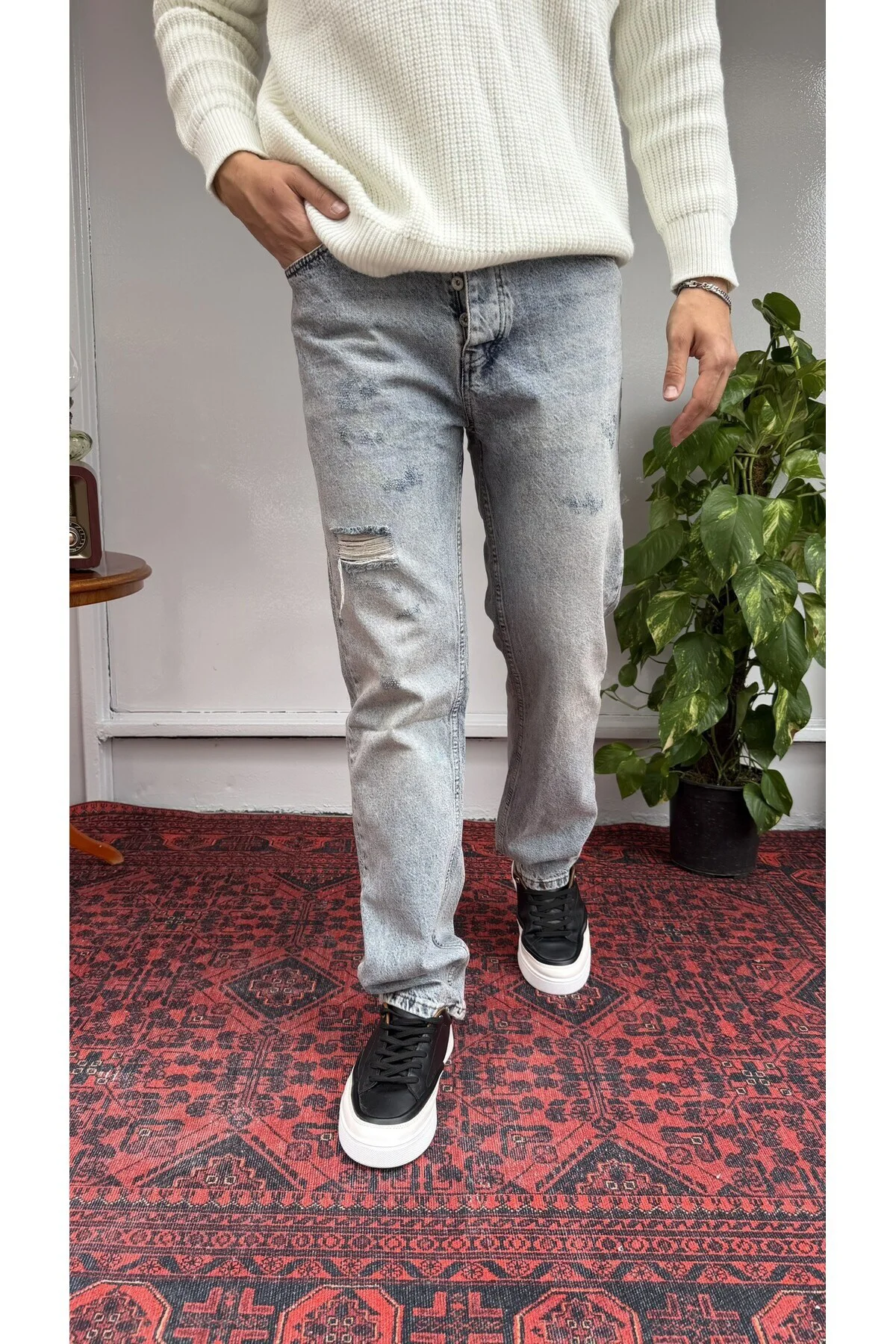 Keps Tek Diz Üstü Yırtık Baggy Jean