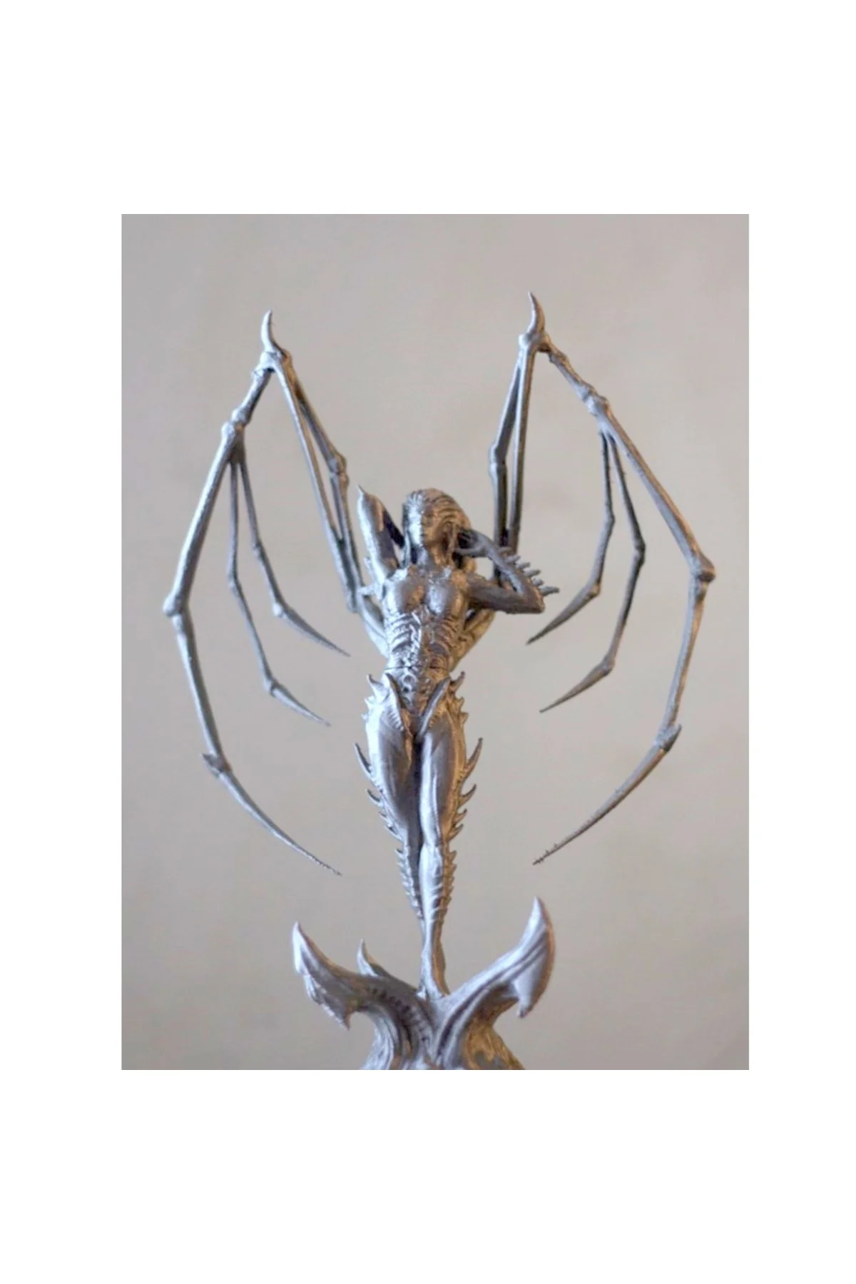 Kerrigan Bıçakların Kraliçesi Starcraft Dev Boy