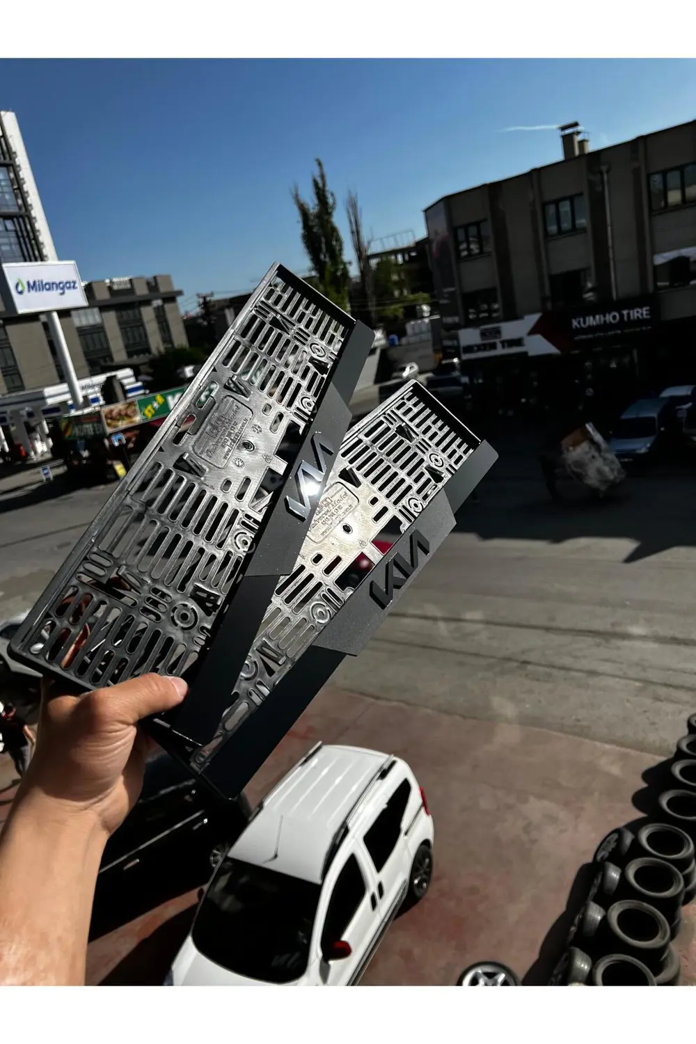 KIA UYUMLU LOGOLU MAT Pleksi Plakalık (1TAKIM,2,ADET)