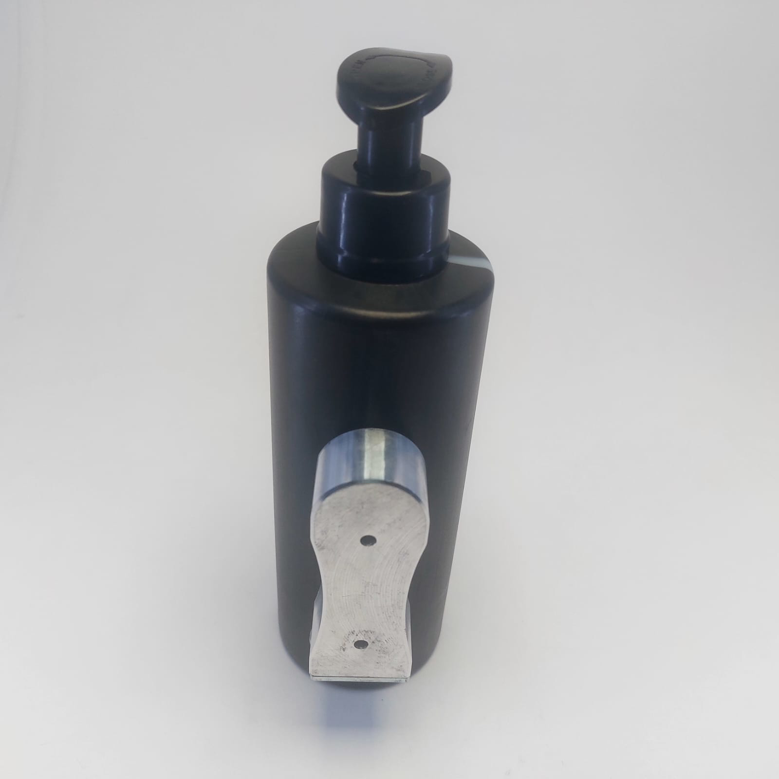 Private Label Kilitli Kapak Metal Askı Aparatı Dahil Pompalı 350 Ml Saç Kremi O Private Label Kilitli Kapak Metal Askı Aparatı Dahil Pompalı 350 Ml Saç Kremi O