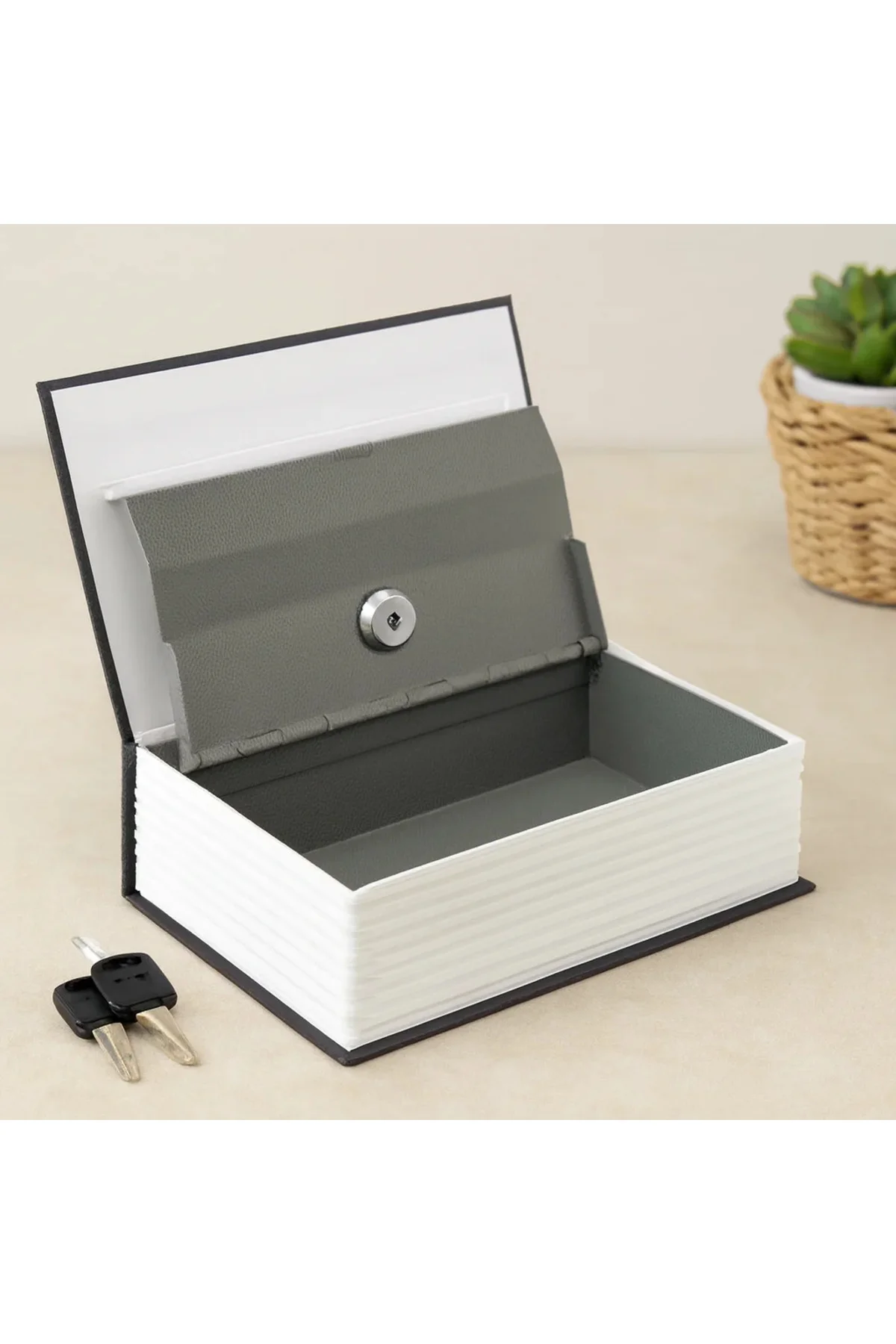 Kilitli Kitap Modeli Kumbara - Küçük 114x80x45 mm Kilitli Kitap Modeli Kumbara - Küçük 114x80x45 mm