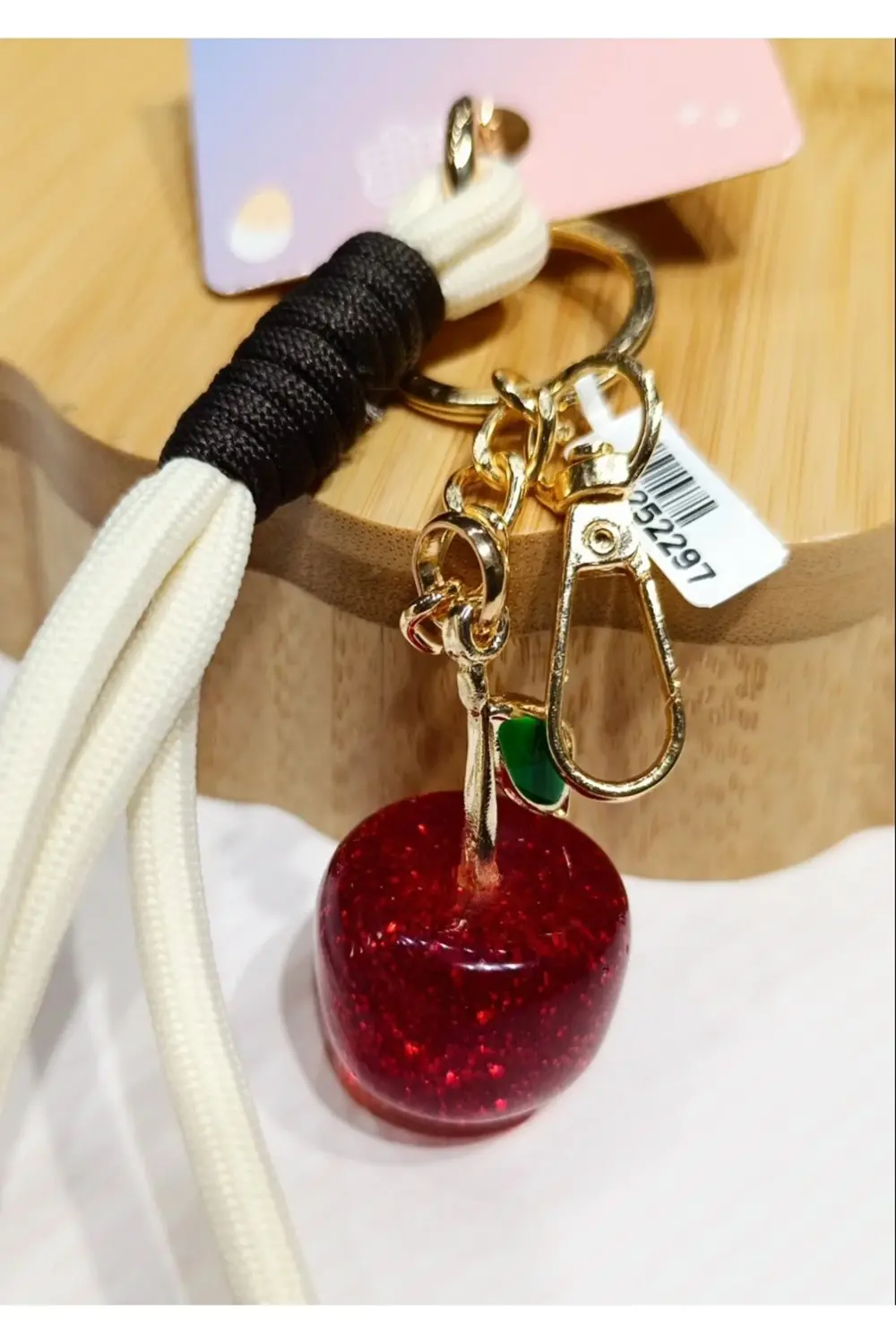 Kiraz Desenli Gösterişli Anahtarlık