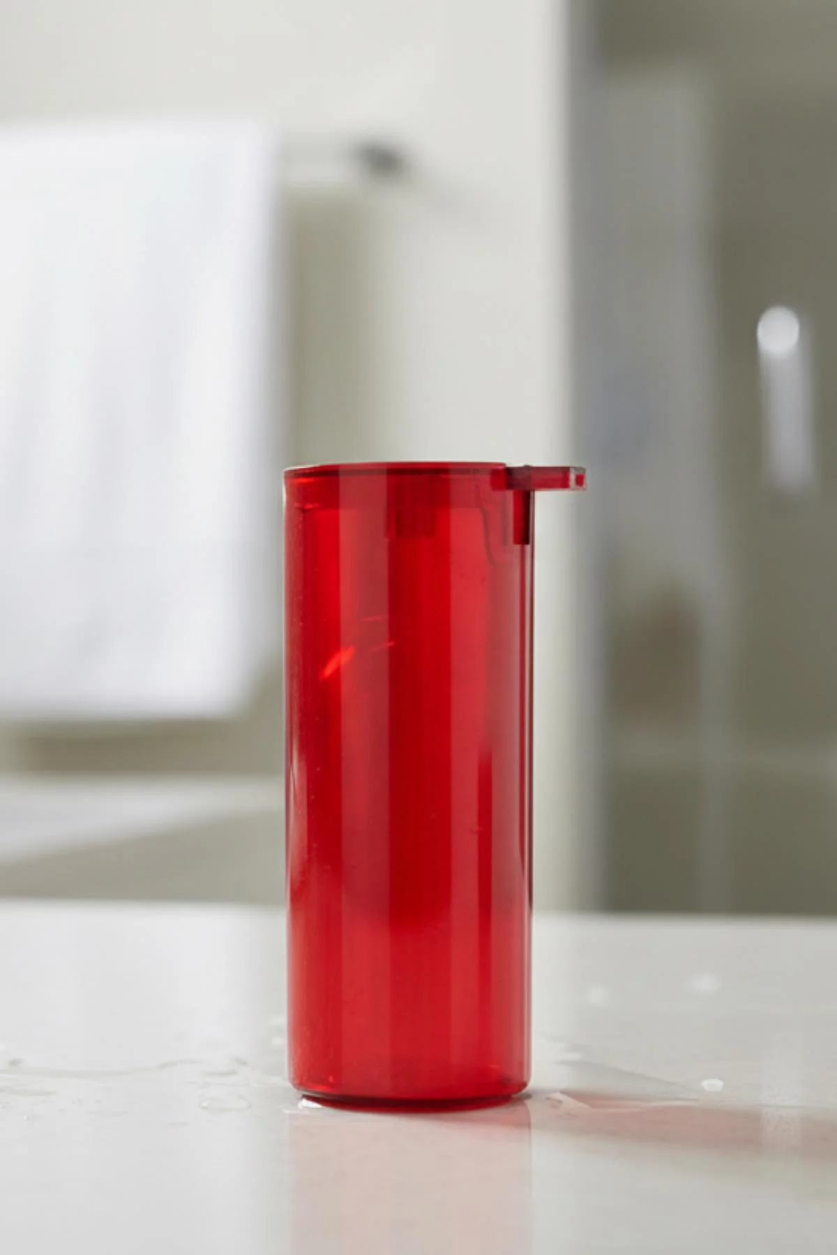 Kırmızı Akrilik Sıvı Sabunluk 250 ml Kırmızı Akrilik Sıvı Sabunluk 250 ml