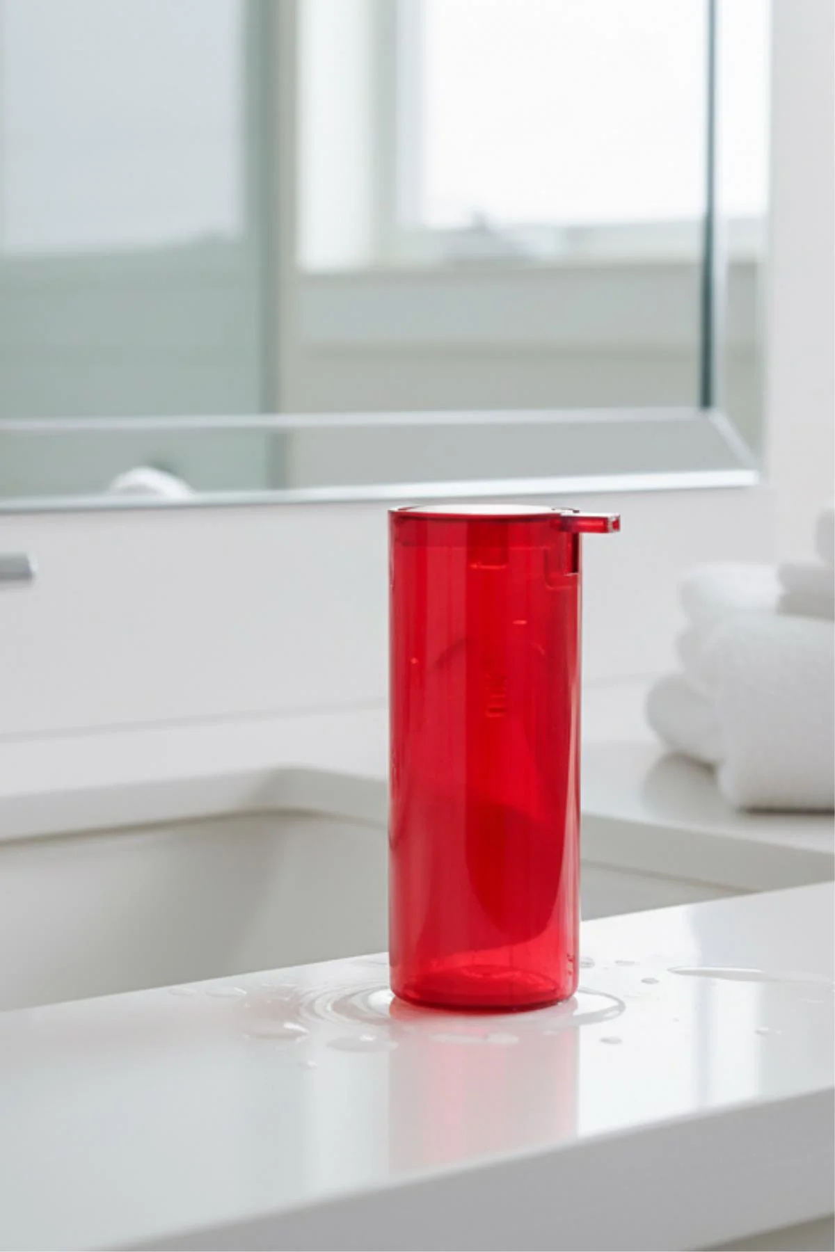 Kırmızı Akrilik Sıvı Sabunluk 250 ml Kırmızı Akrilik Sıvı Sabunluk 250 ml
