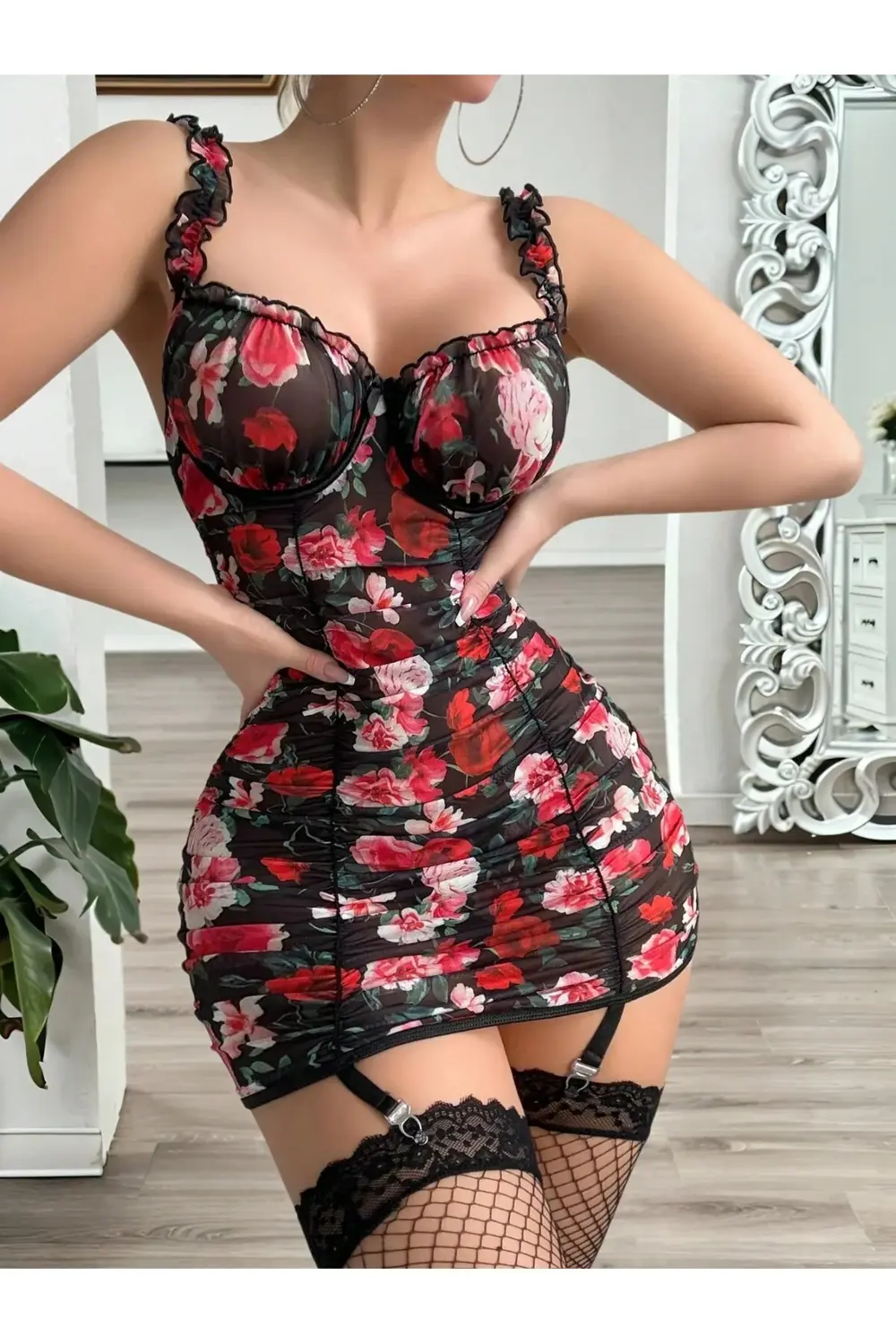 Pilelistore Kırmızı Çiçek Aksesuarlı Romantik Kadın Gecelik( Çoraplar Dahil D