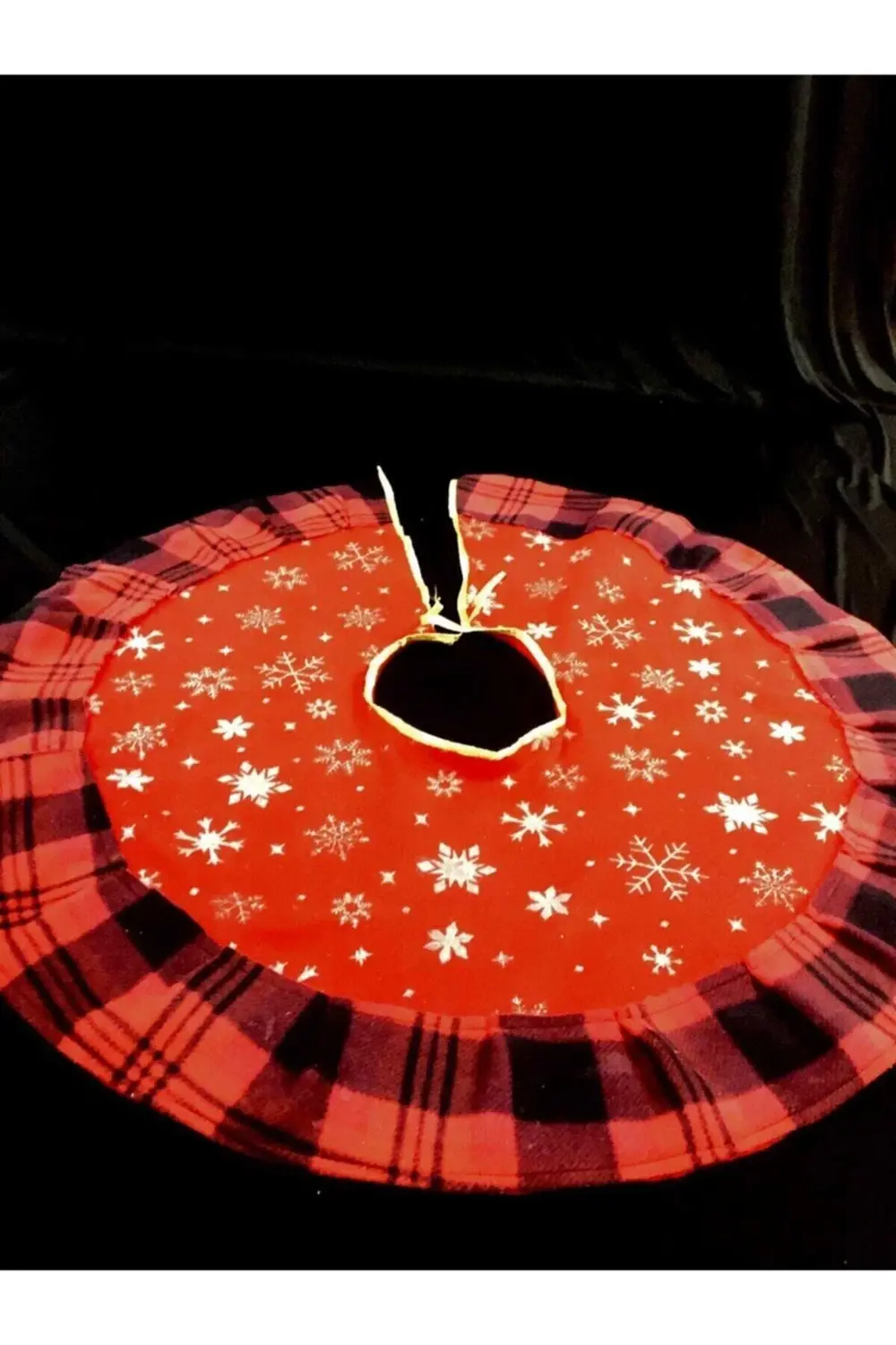 Parti Kırtasiye Kırmızı Ekoseli Yılbaşı Ağaç Altı Örtüsü Noel Çam Ağaç Altı Örtü