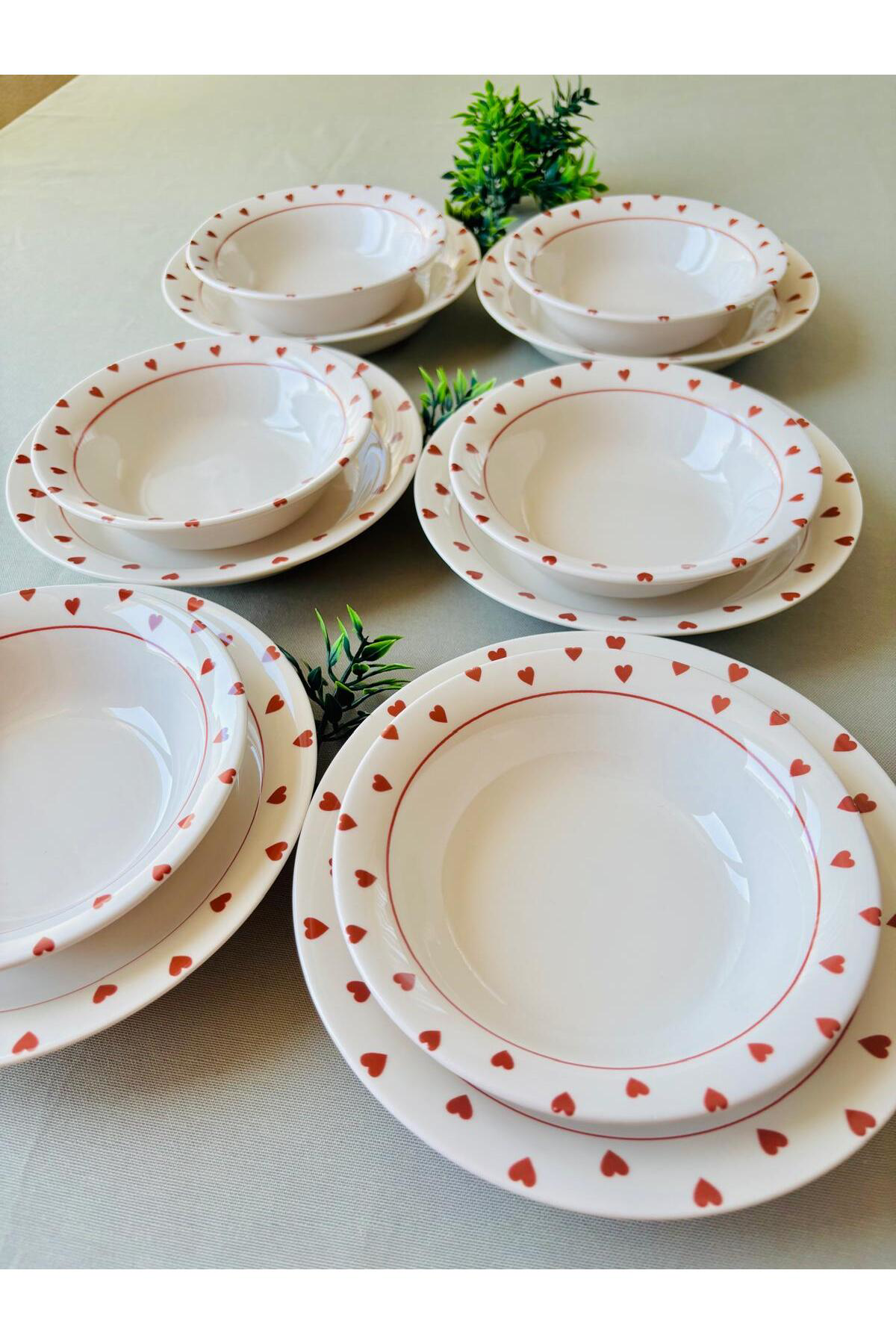 Kırmızı Kalp Model 12 Parça Yemek Takımı