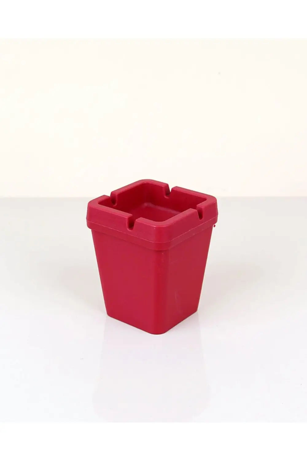 Kırmızı Kare Plastik Pratik Kokusuz Küllük Açık ve Kapalı Mekan K