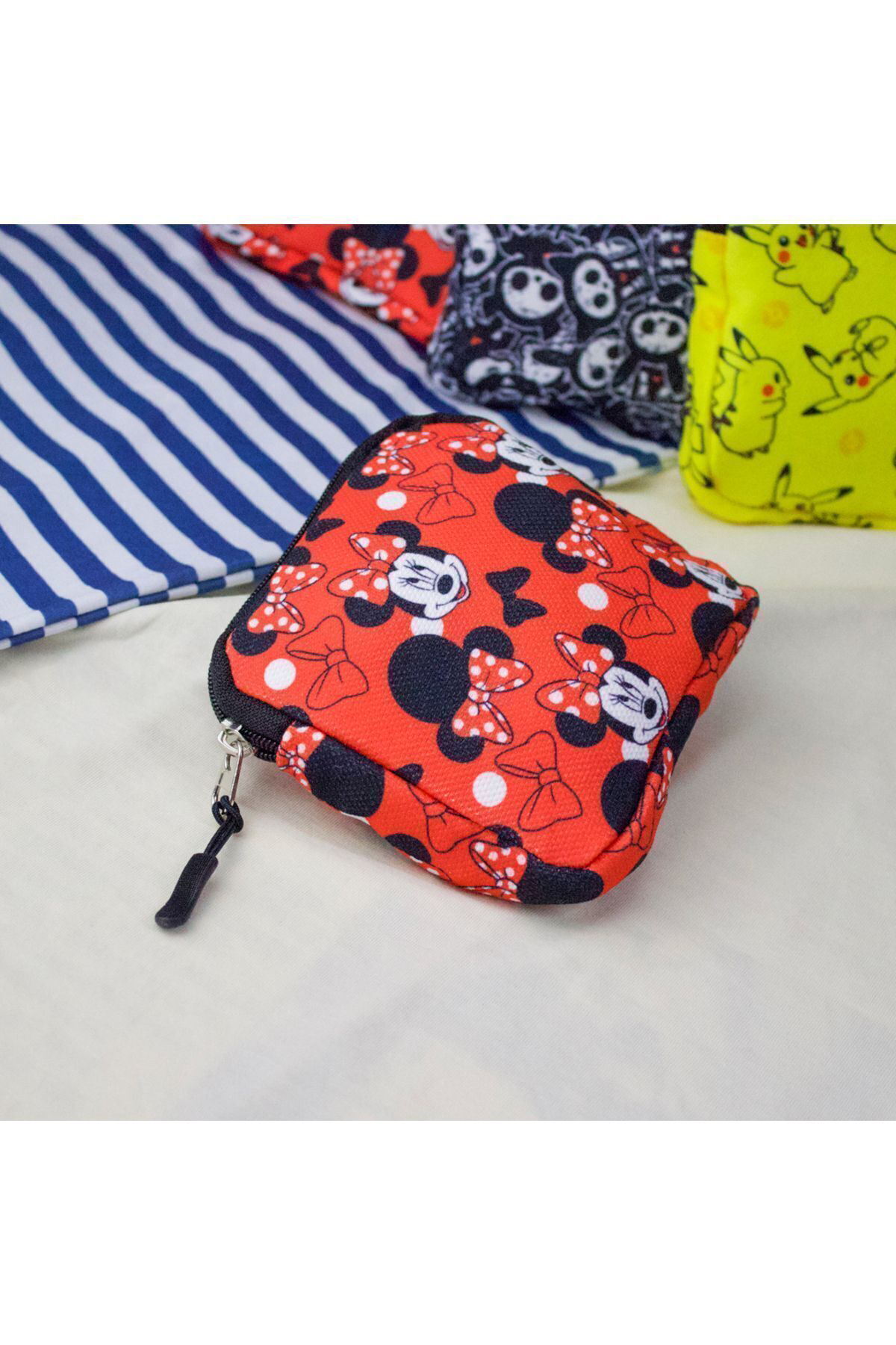 Kırmızı Minnie Mouse Face Kolaj Makyaj Çantası