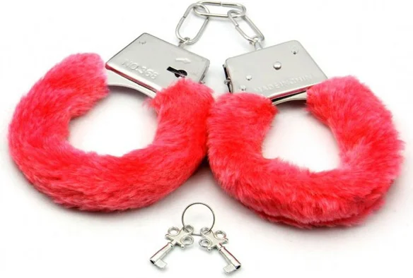 Kırmızı Peluş Kelepçe – Romantik ve Rahat Aksesuar Kırmızı Peluş Kelepçe – Romantik ve Rahat Aksesuar