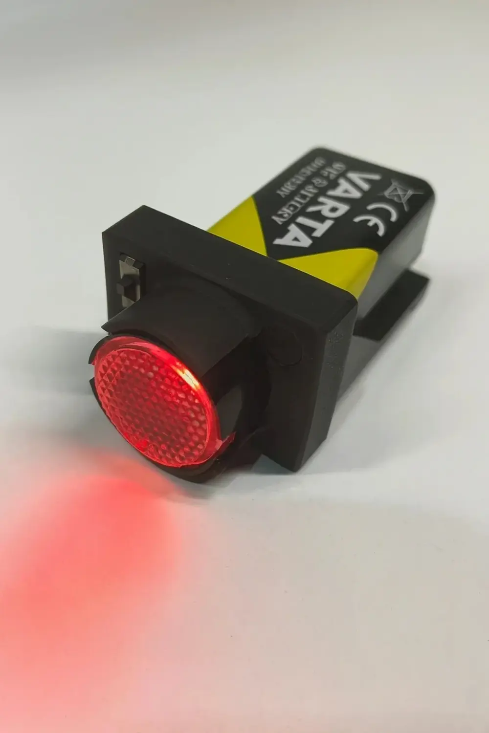 Kırmızı Renk Ritme Duyarlı 1W Darbuka Işığı (Pil Dahil)