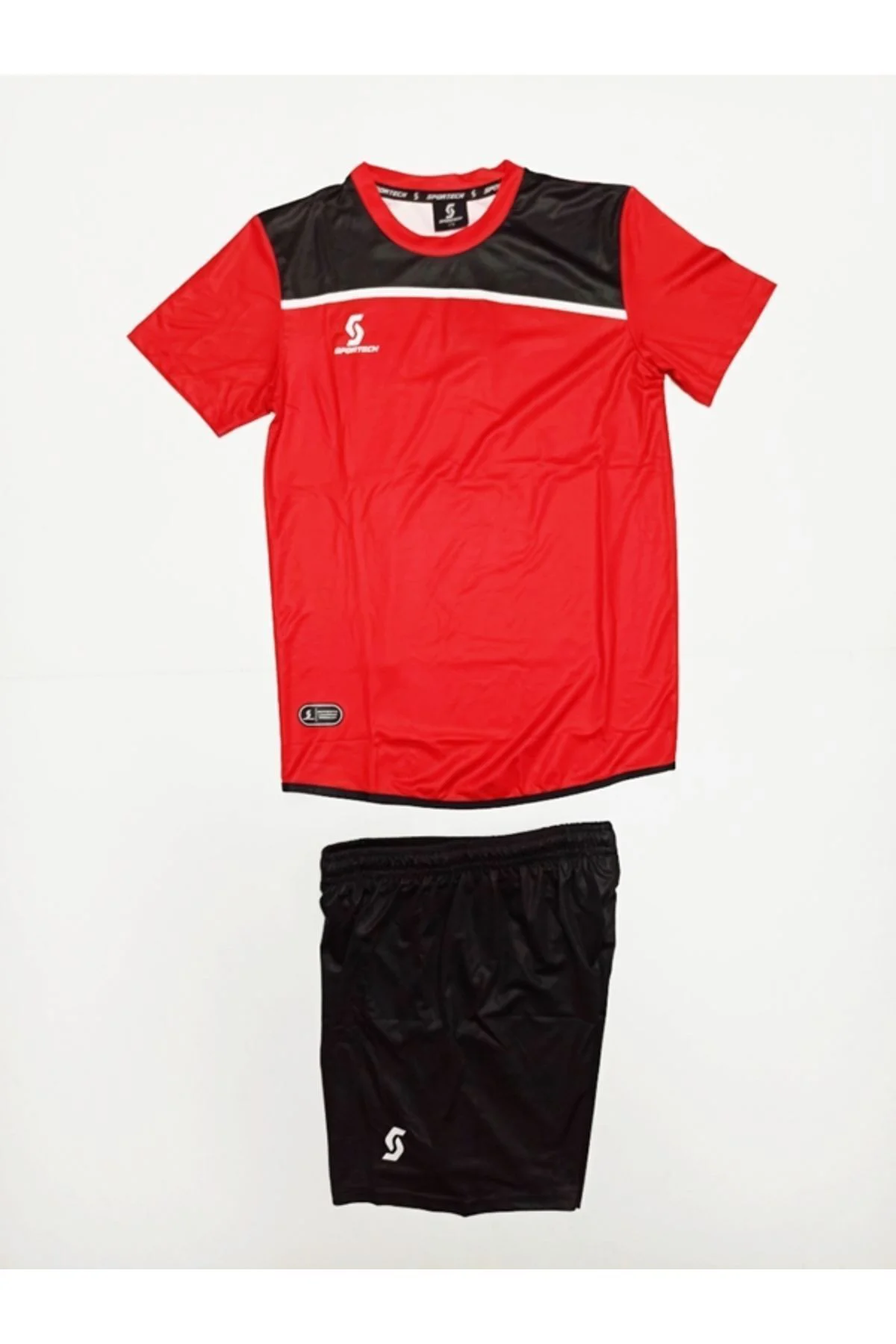 Kırmızı-siyah Forma Takımı K0136 (TEK KELİME ISİM VE NUMARA YAZIL