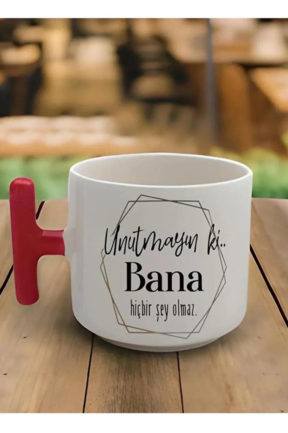 Kırmızı T Kulp Bana Hiç Bir Şey Olmaz Tasarımlı Latte Fincan Mode
