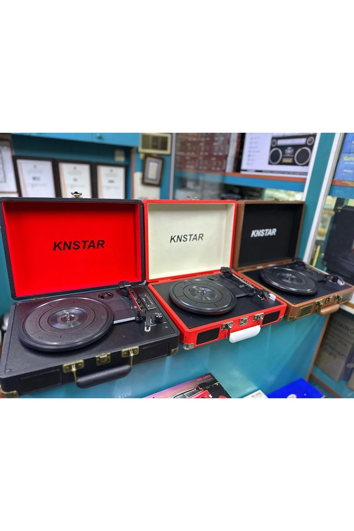 Kırmızı taşınabilir çantalı retro bluetooth hoparlörlü pikap radyo usb mp3 plak çalar